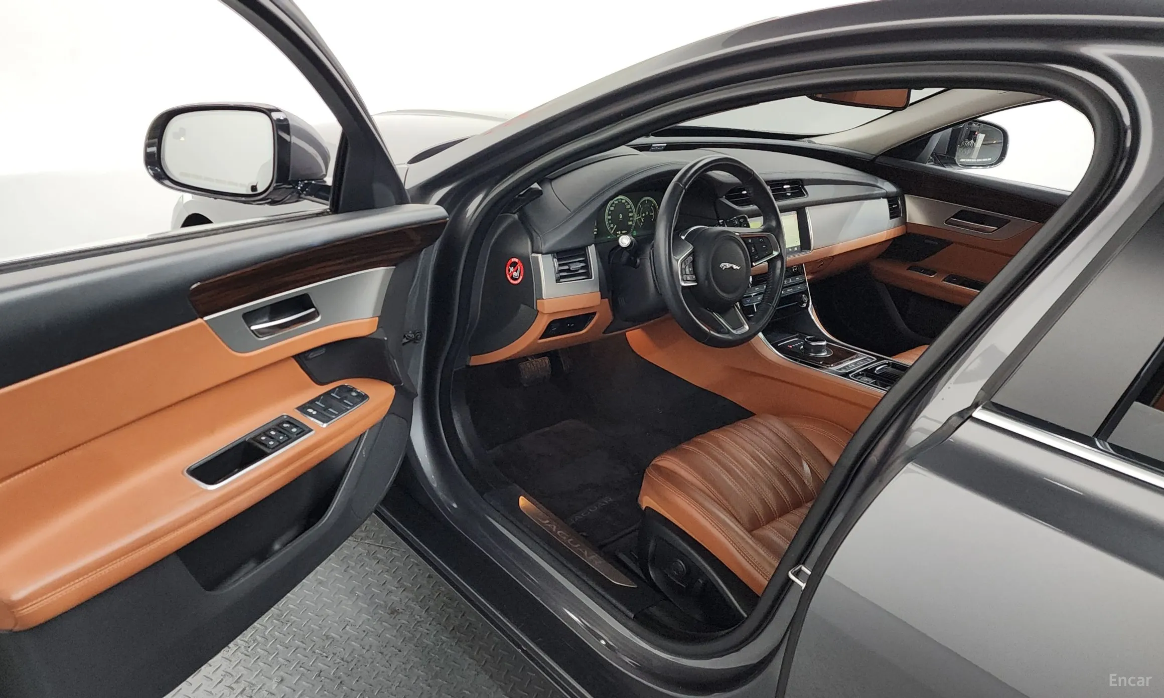 Jaguar XF (x260) превью 10