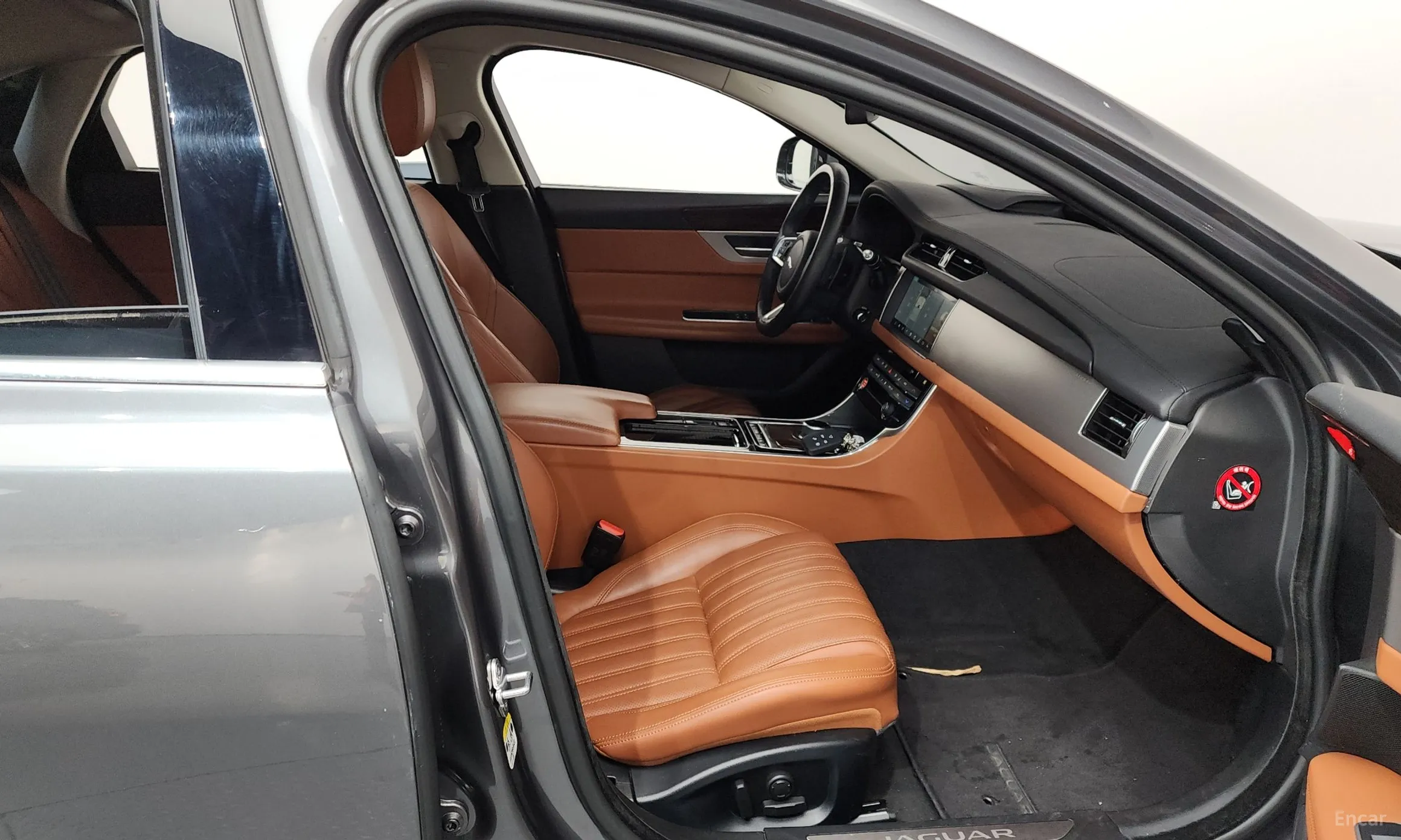 Jaguar XF (x260) превью 11