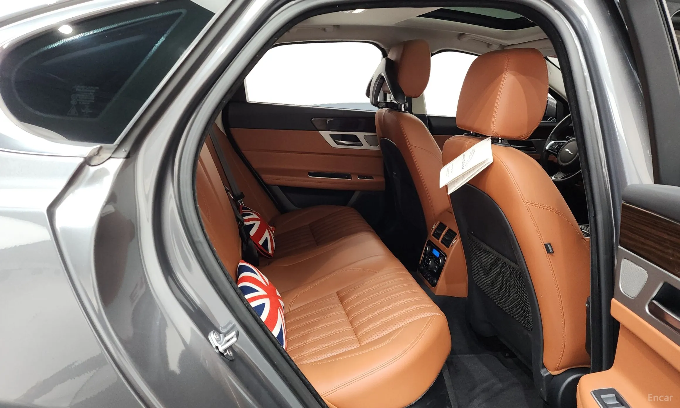 Jaguar XF (x260) превью 12