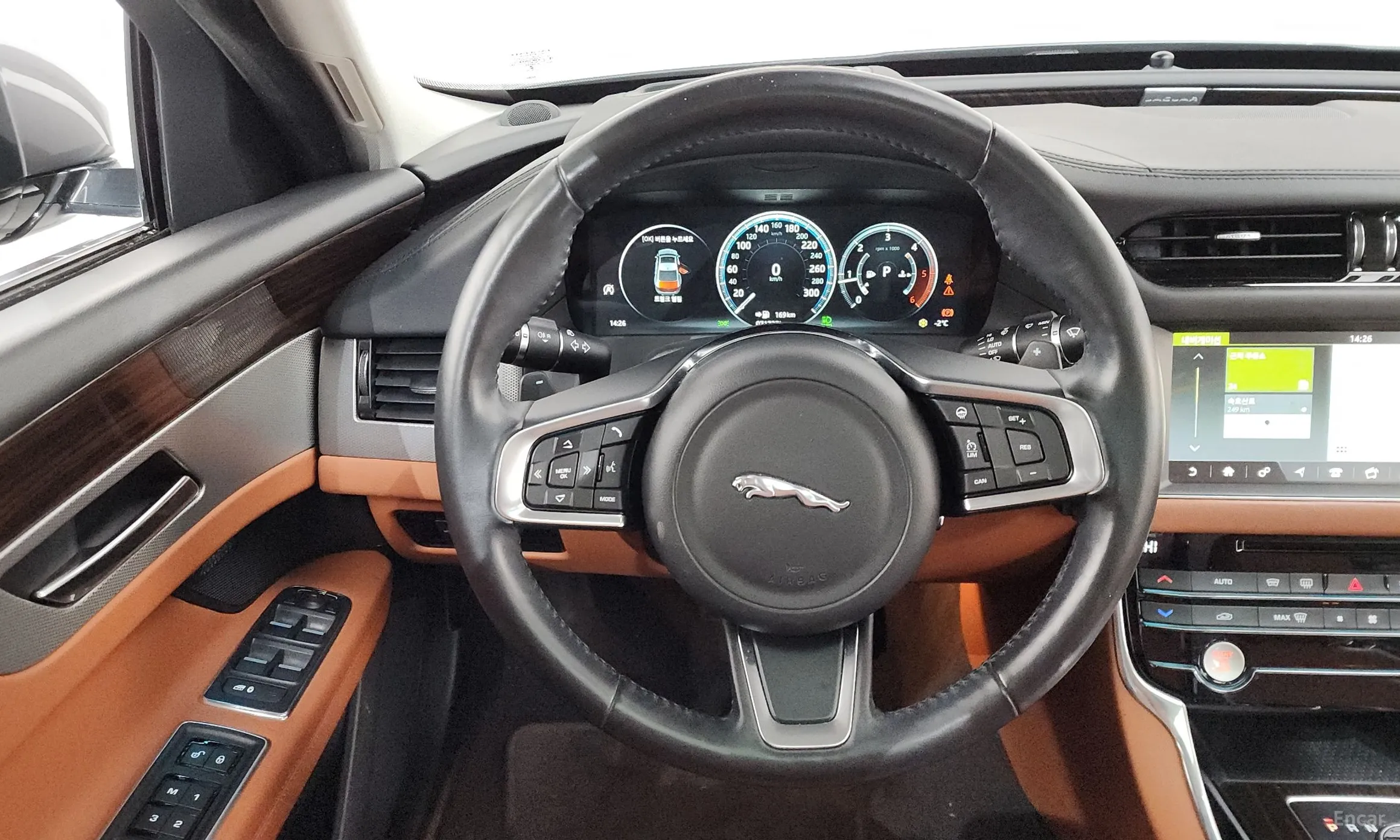 Jaguar XF (x260) превью 13