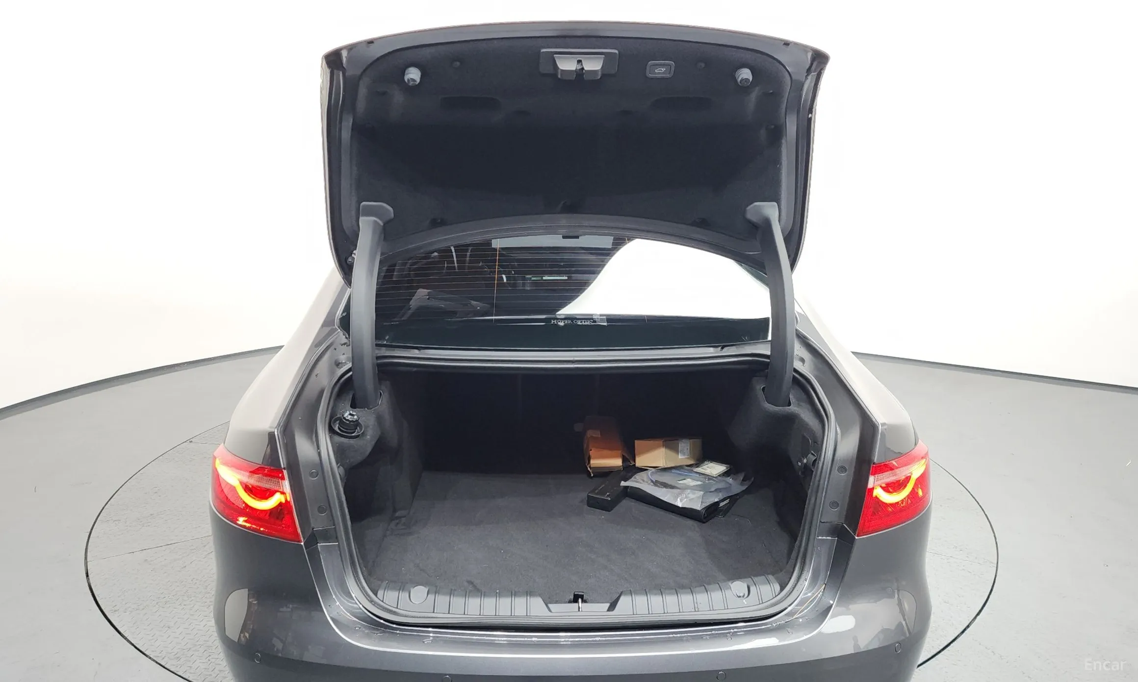 Jaguar XF (x260) превью 20