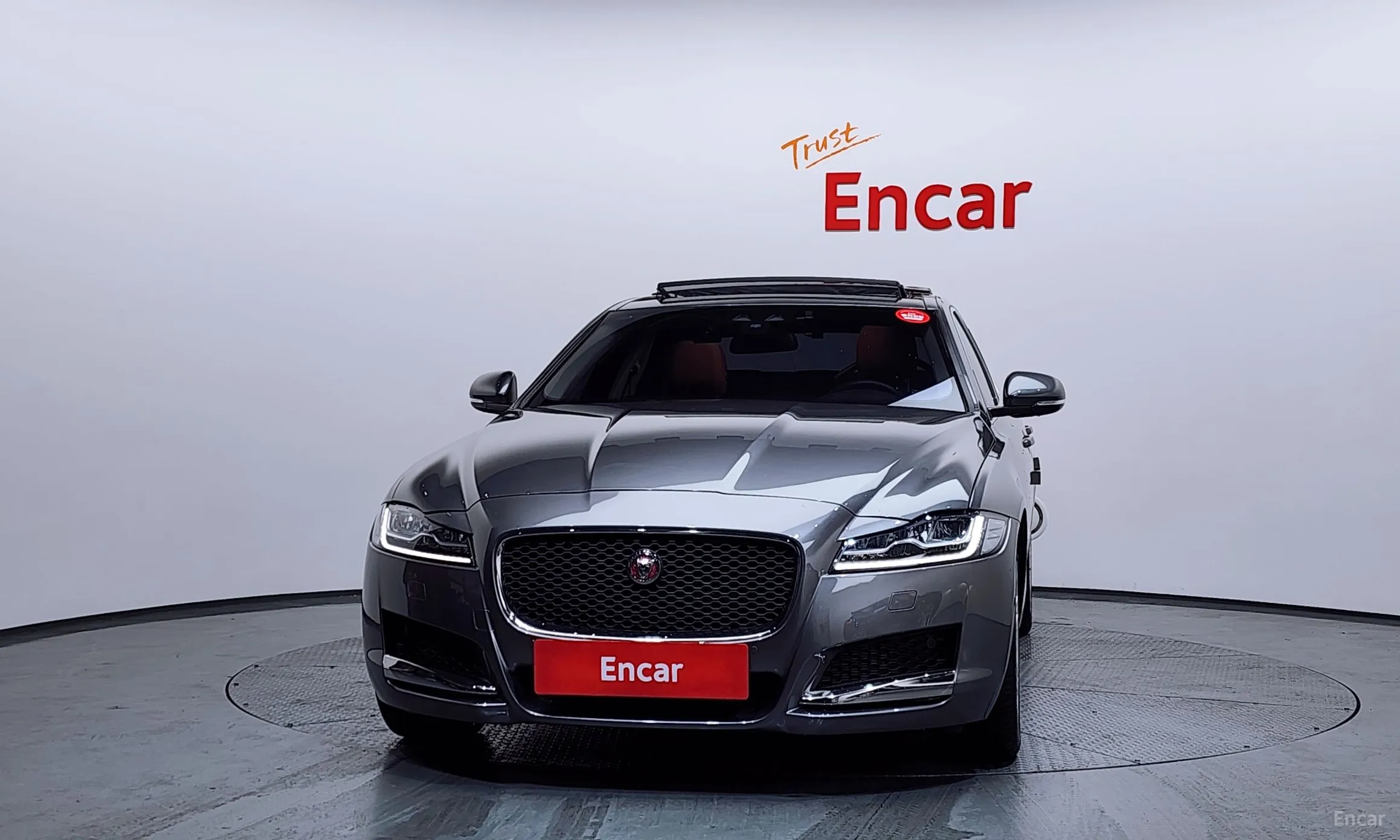 Jaguar XF (x260) превью 3