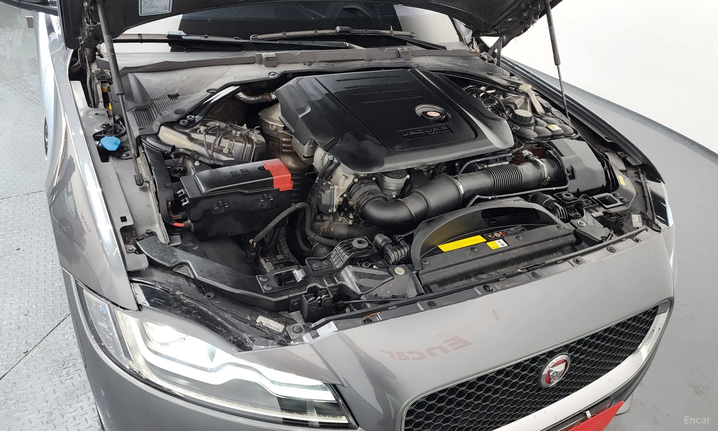 Jaguar XF (x260) превью 6
