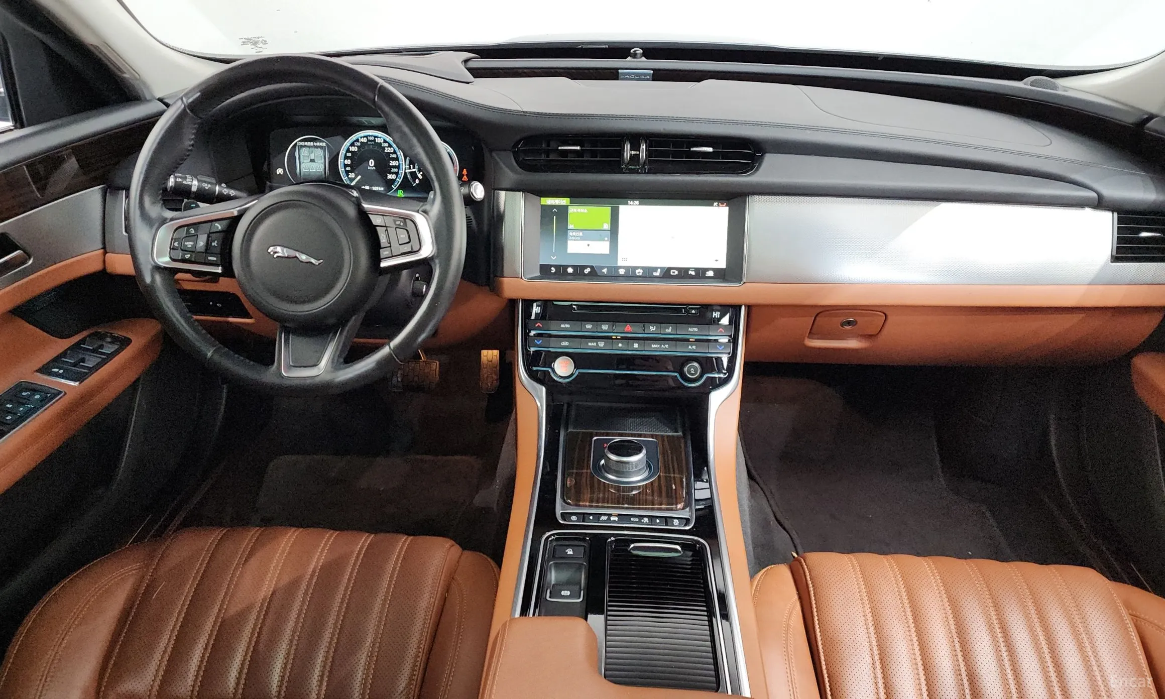 Jaguar XF (x260) превью 7