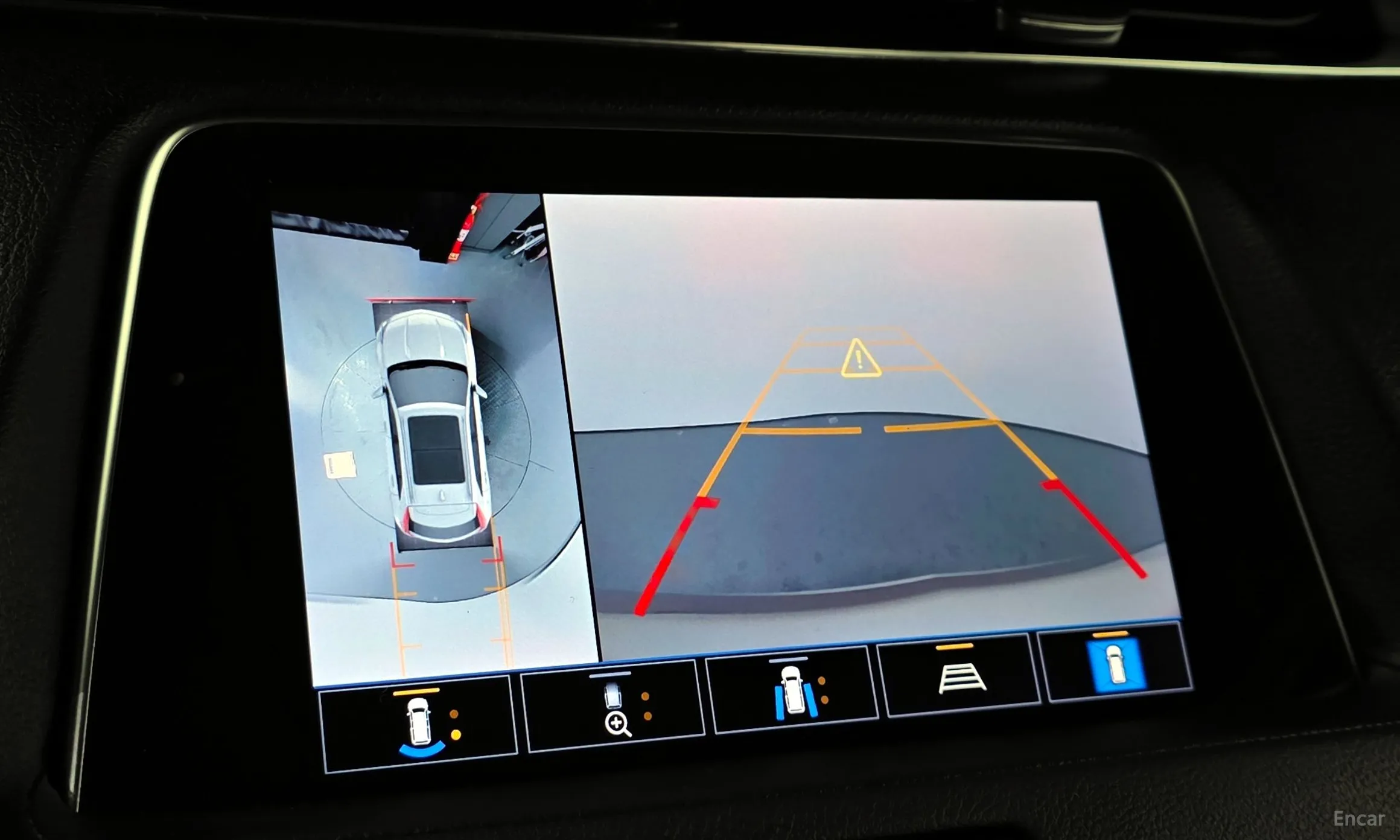 Cadillac XT4 превью 13