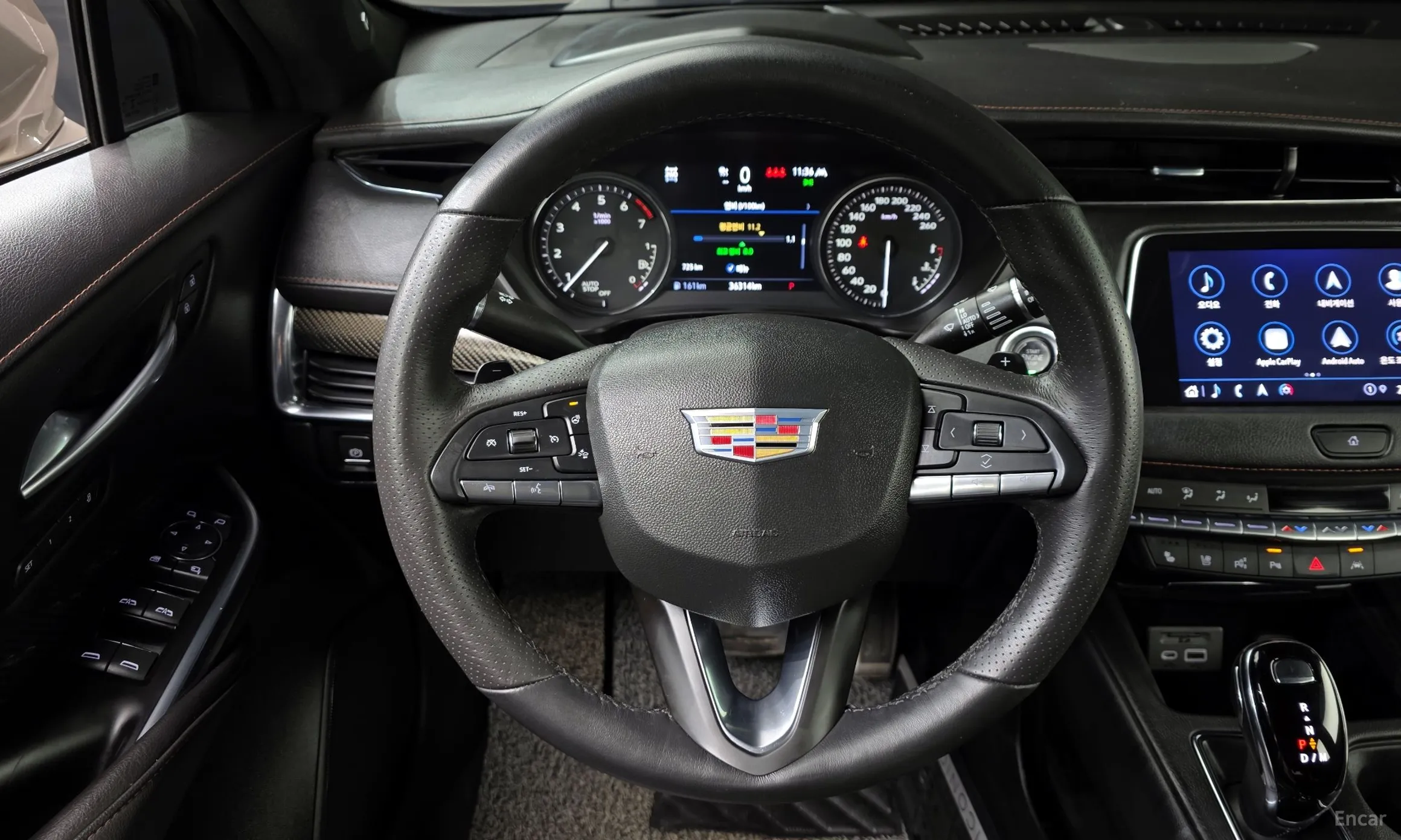 Cadillac XT4 превью 15