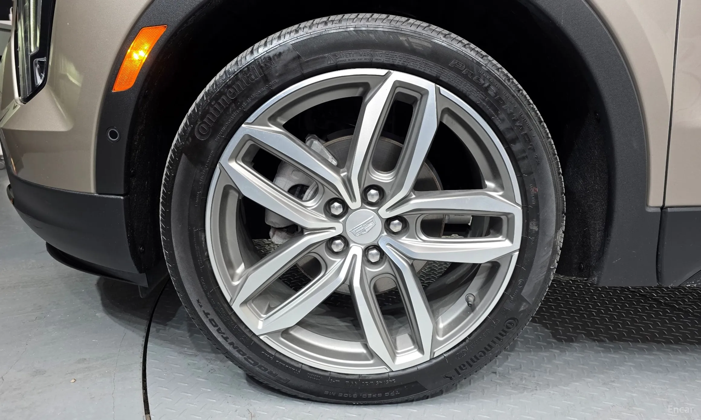 Cadillac XT4 превью 5
