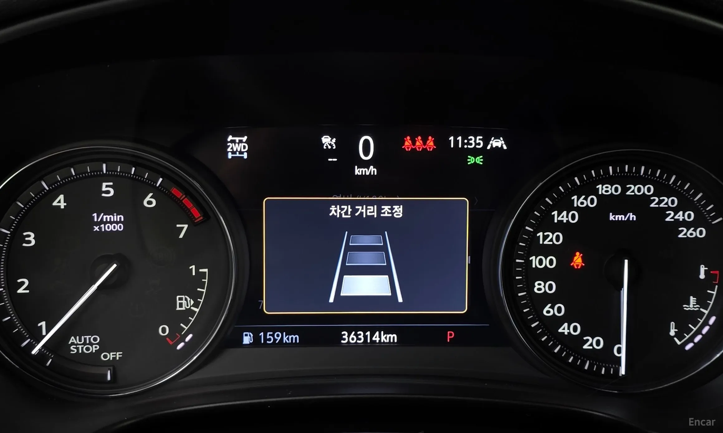 Cadillac XT4 превью 8