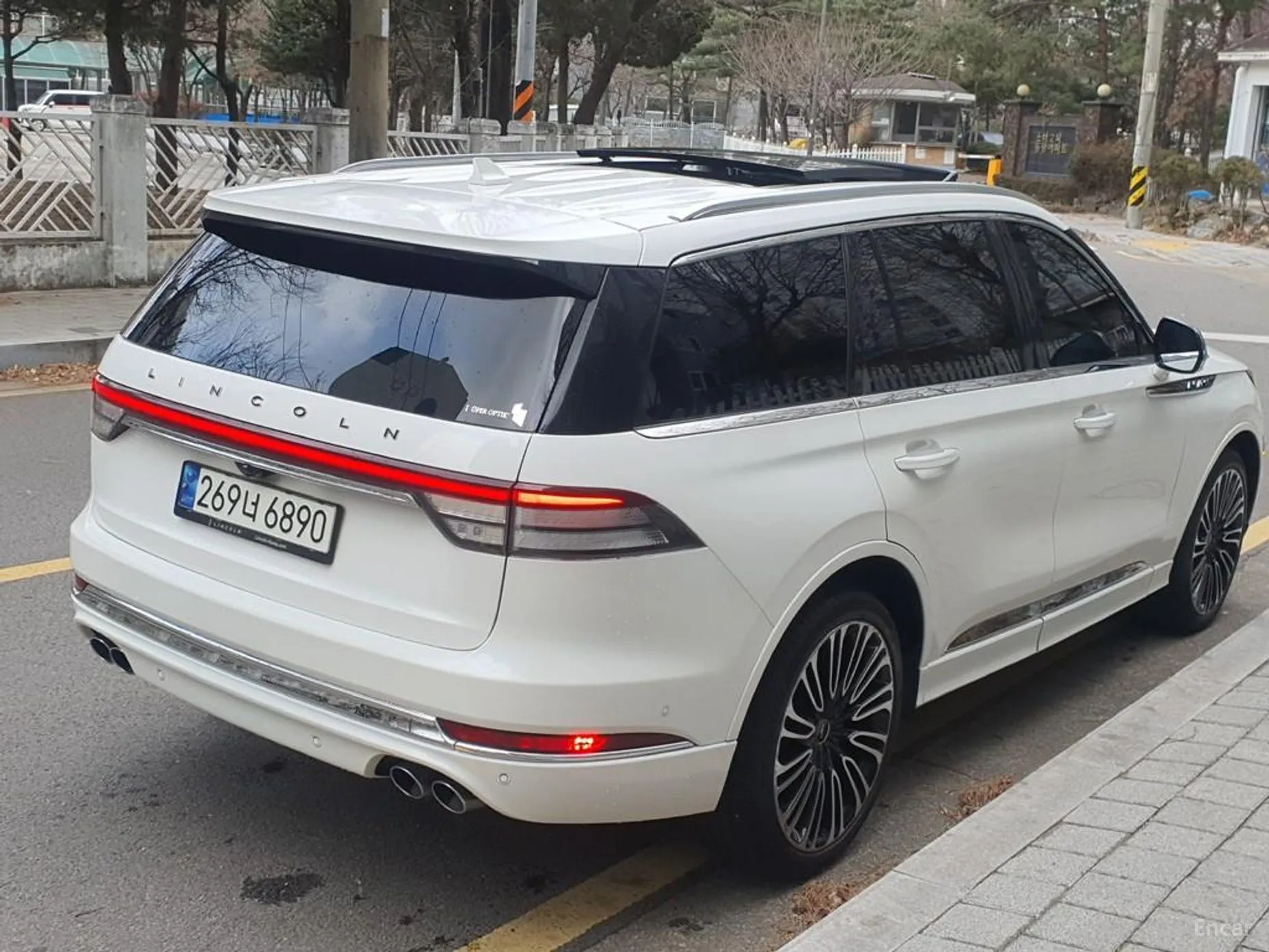 Lincoln Aviator 2nd Generation превью 20