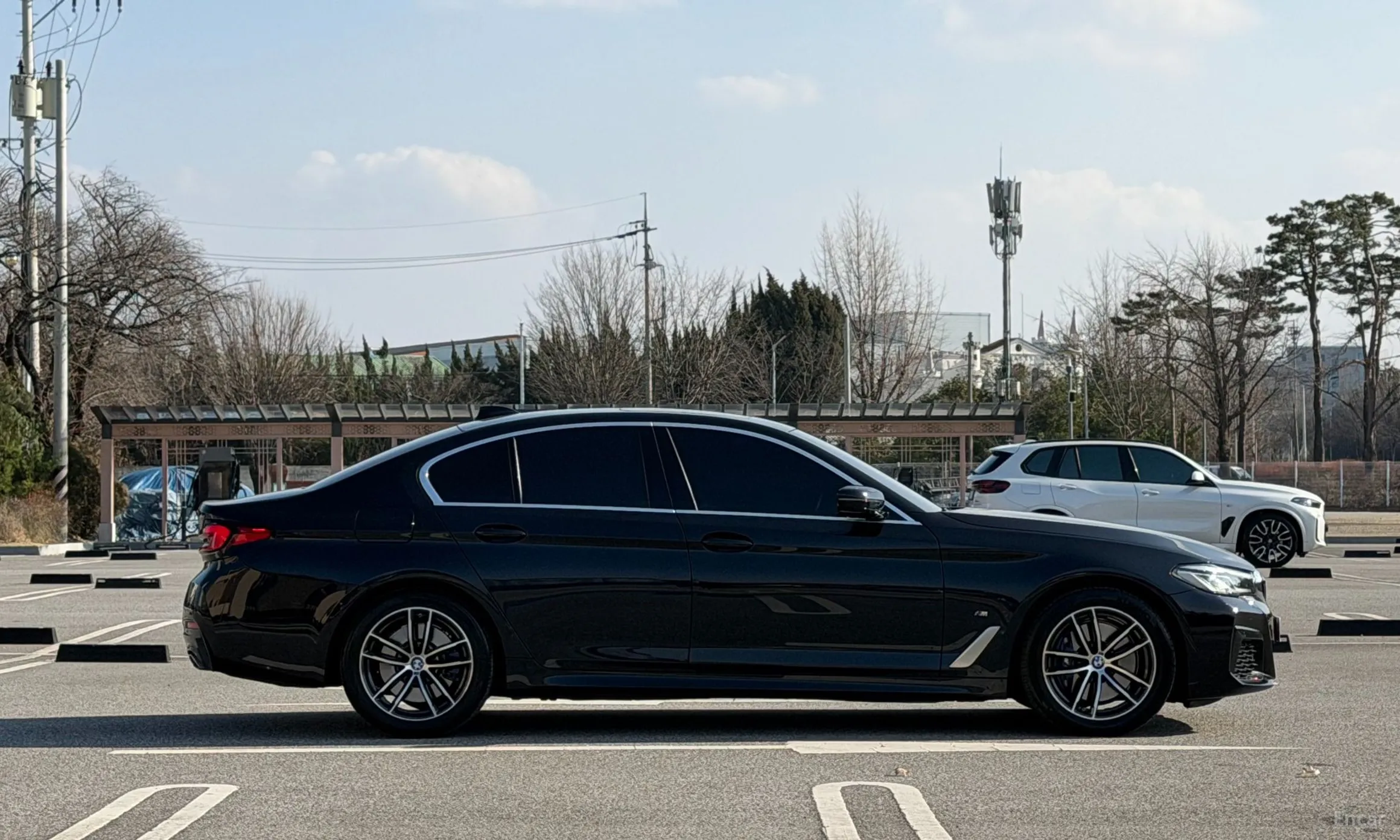 BMW 5 Series (G30) превью 12