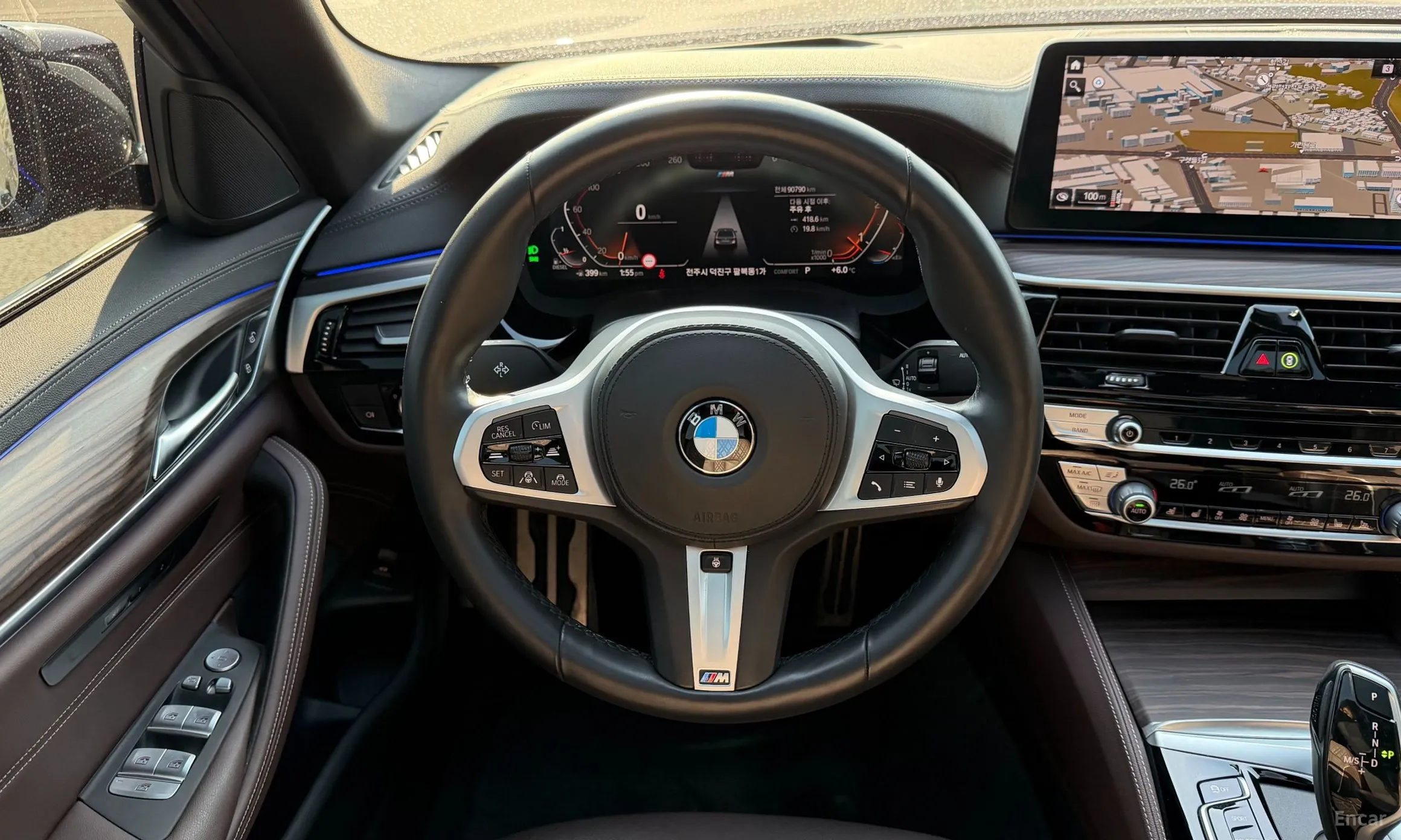 BMW 5 Series (G30) превью 17