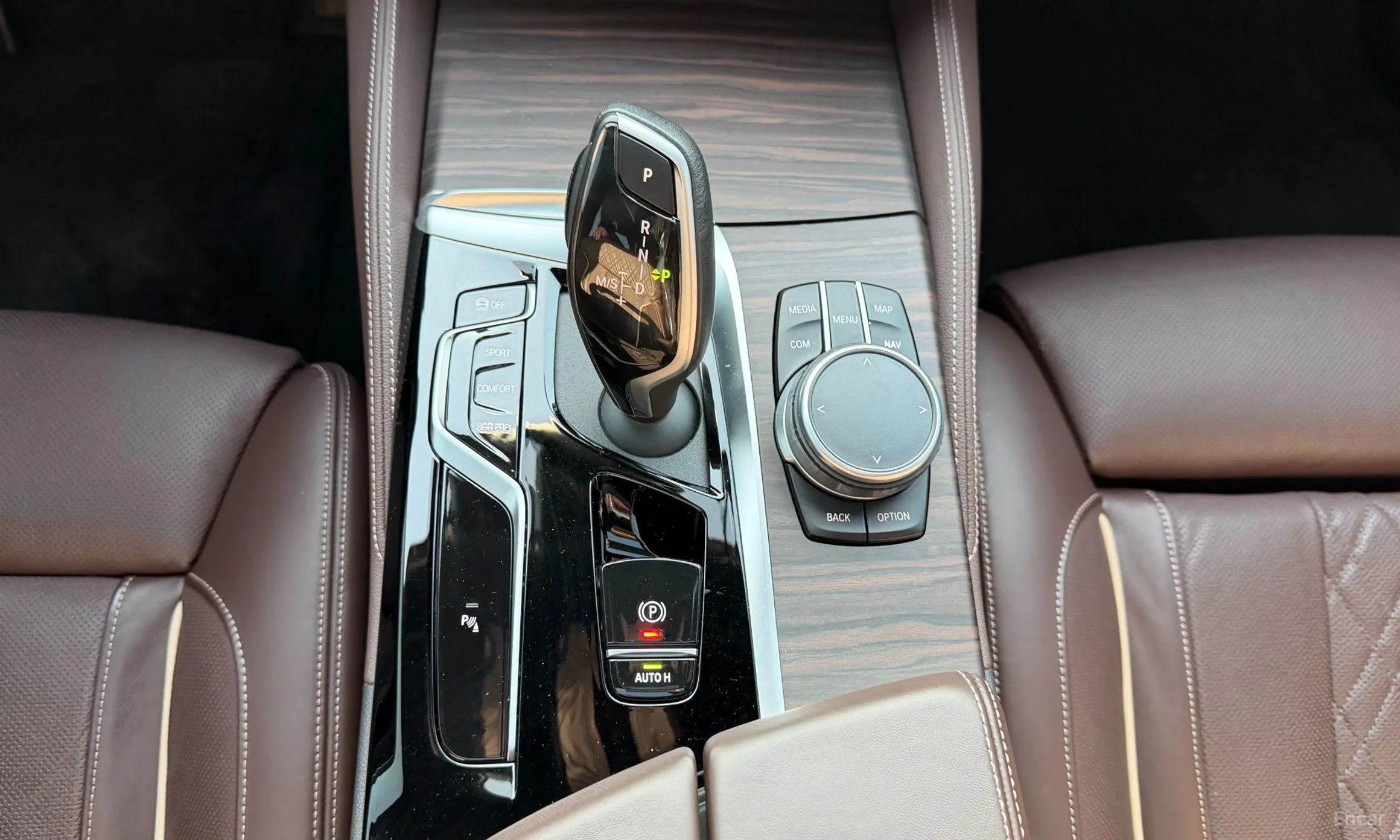 BMW 5 Series (G30) превью 9