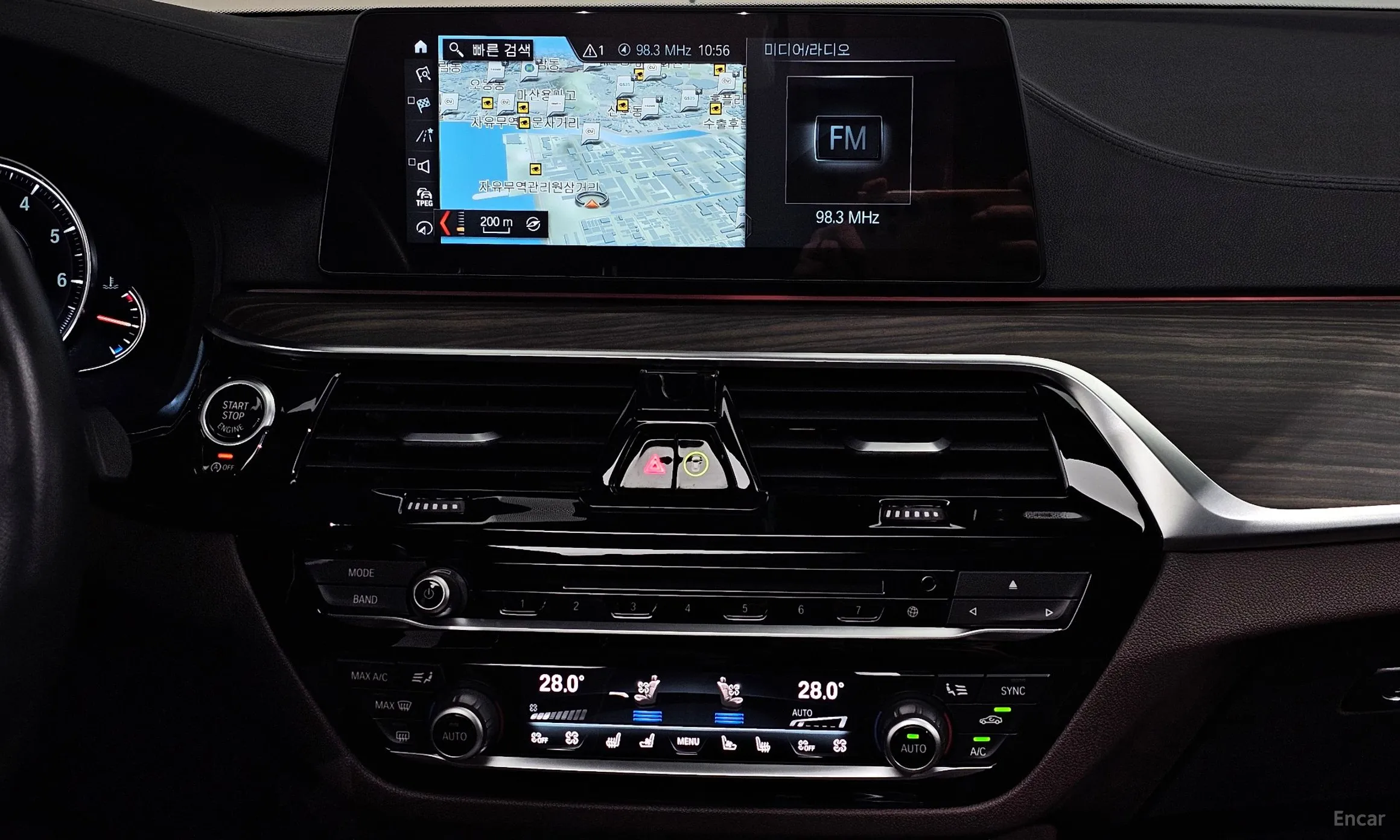 BMW 5 Series (G30) превью 14