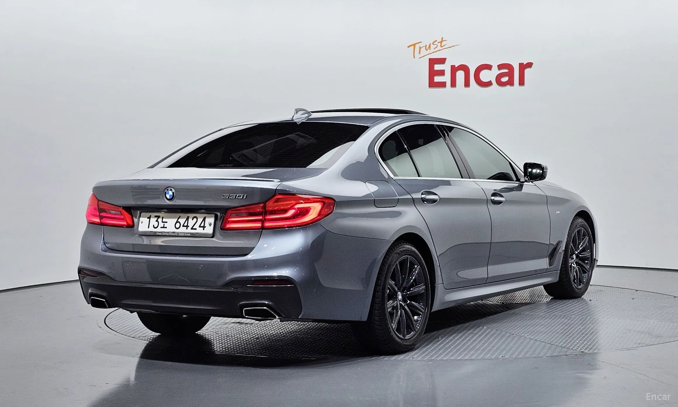 BMW 5 Series (G30) превью 2