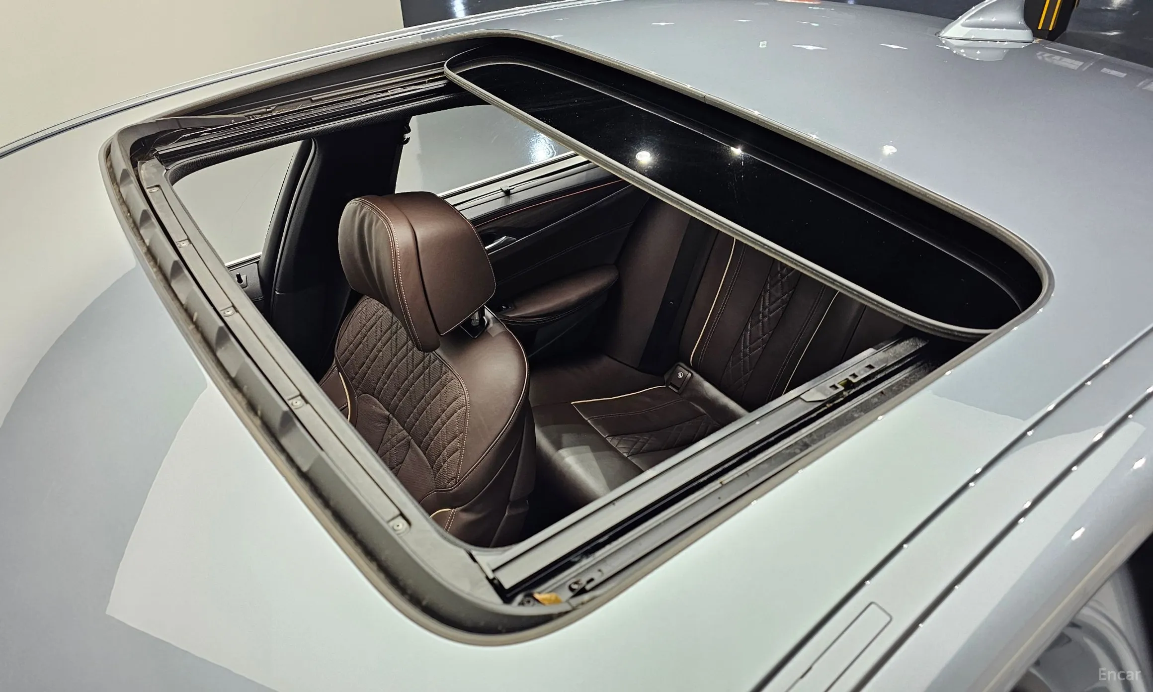 BMW 5 Series (G30) превью 19