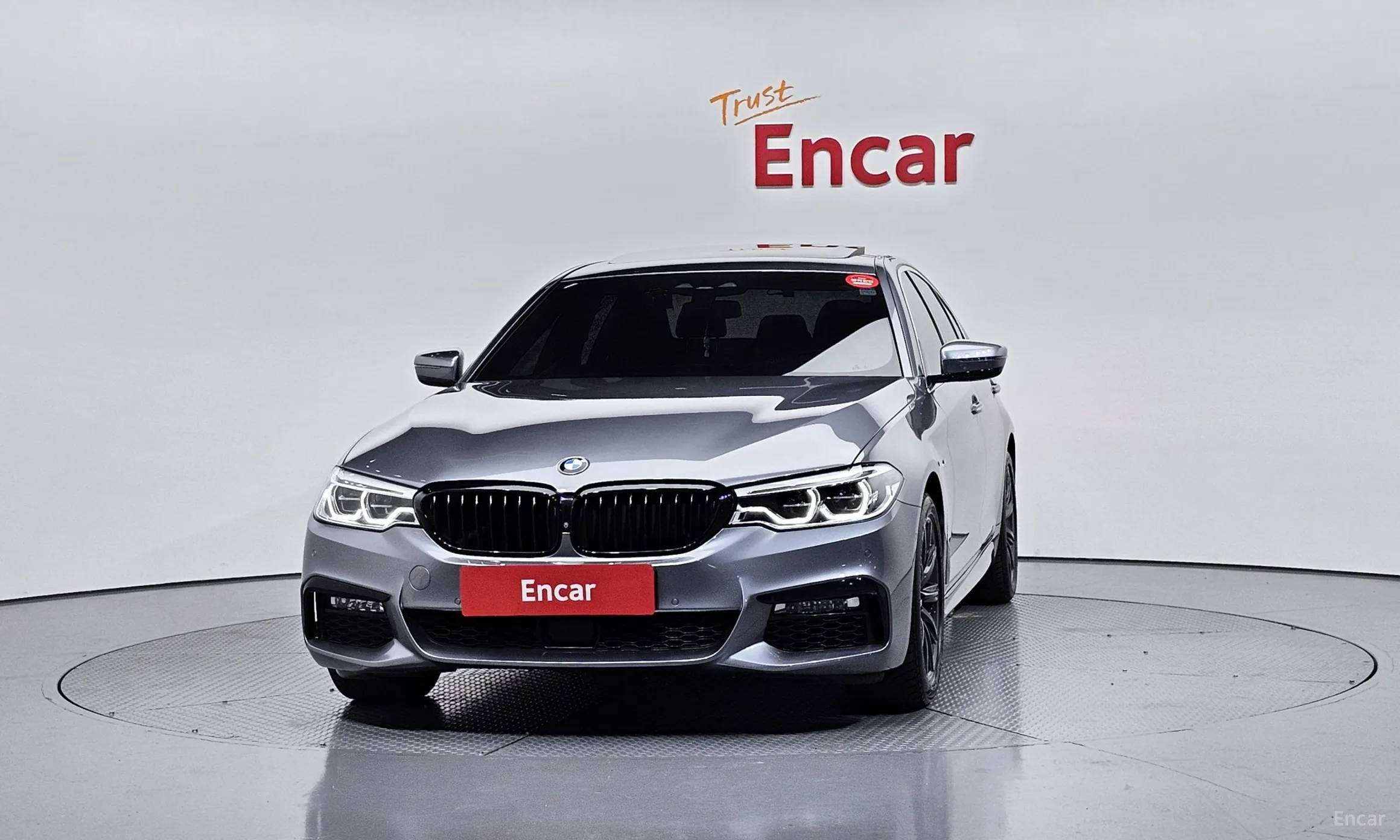 BMW 5 Series (G30) превью 3