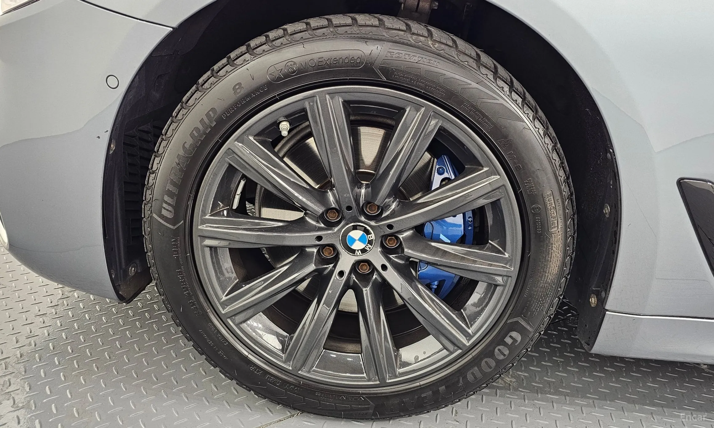 BMW 5 Series (G30) превью 5