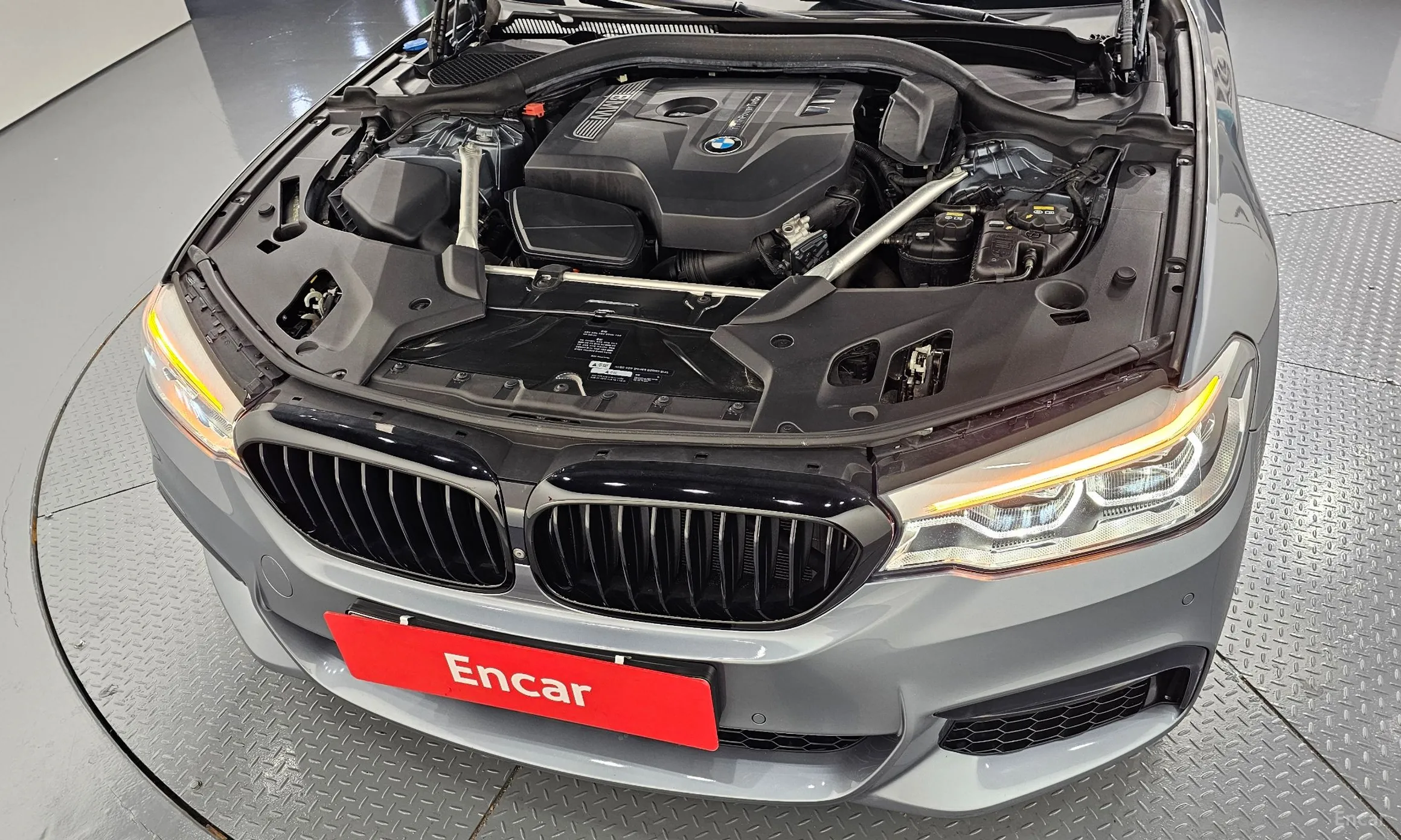 BMW 5 Series (G30) превью 6