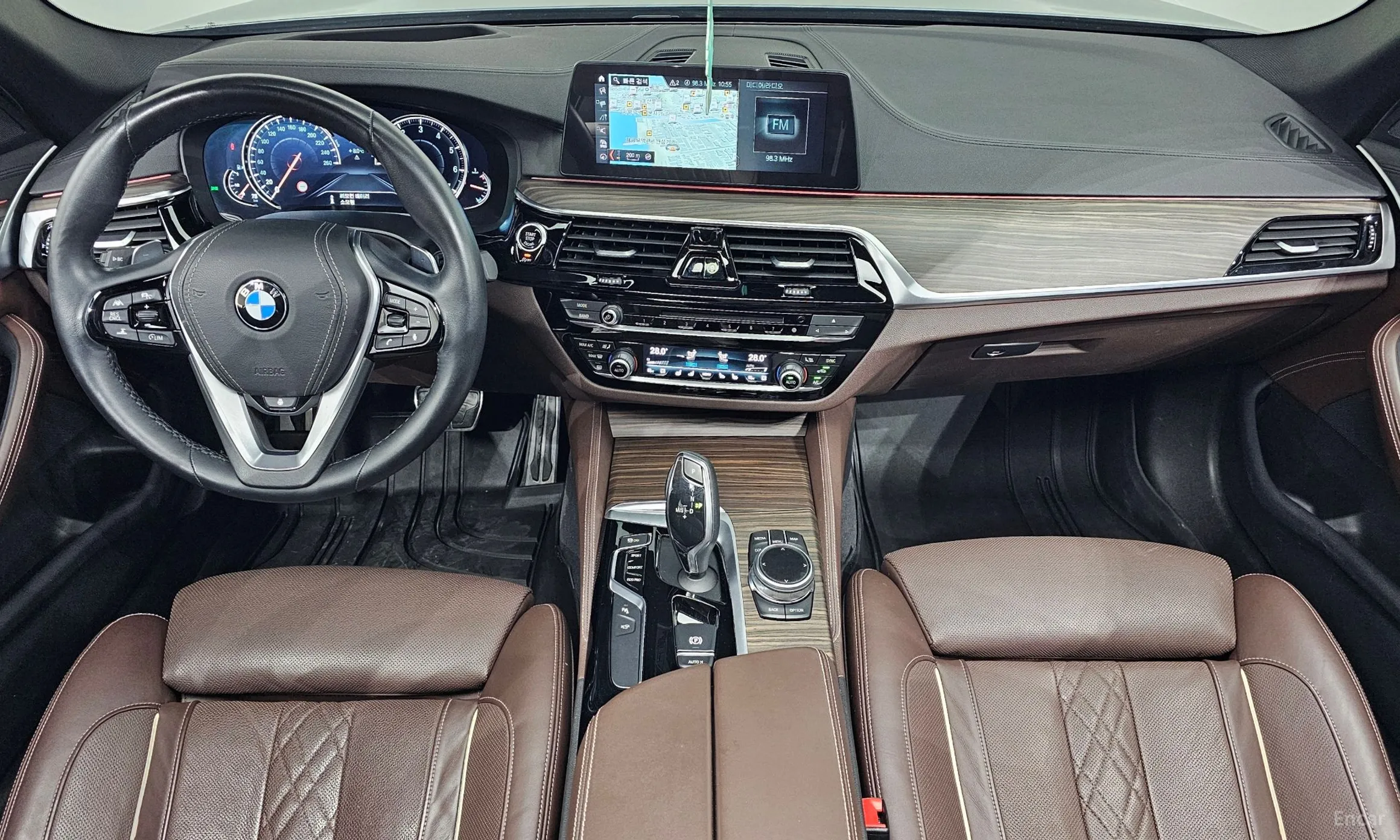 BMW 5 Series (G30) превью 7