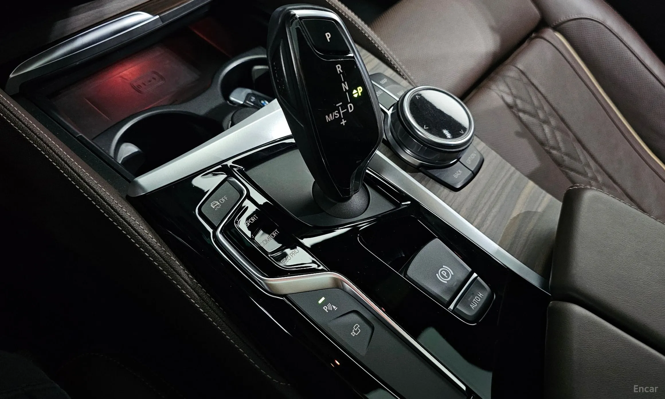BMW 5 Series (G30) превью 9
