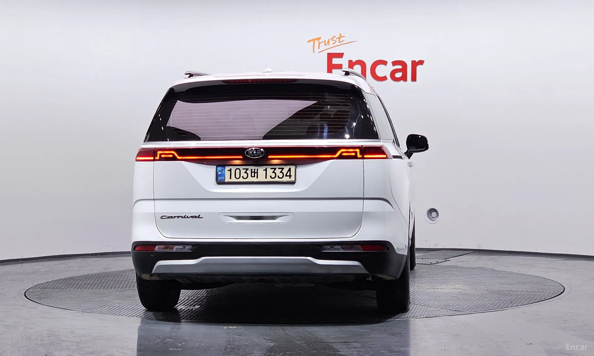 Kia Carnival Gen 4 превью 4