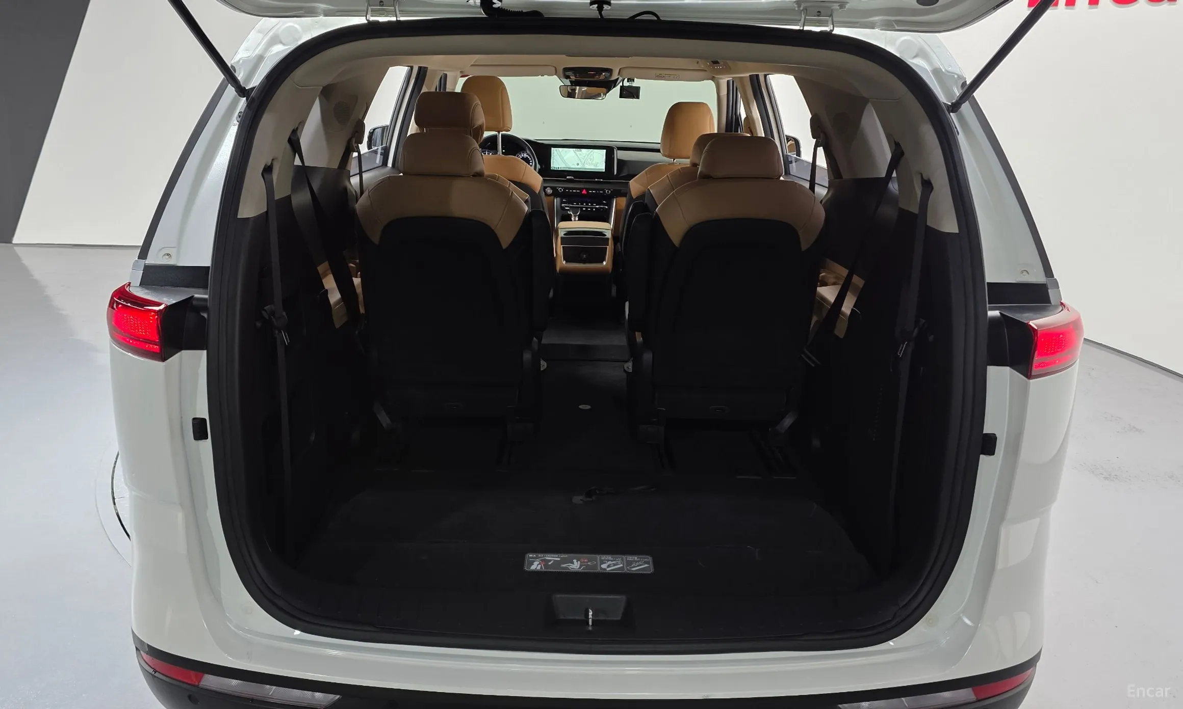 Kia Carnival Gen 4 превью 20