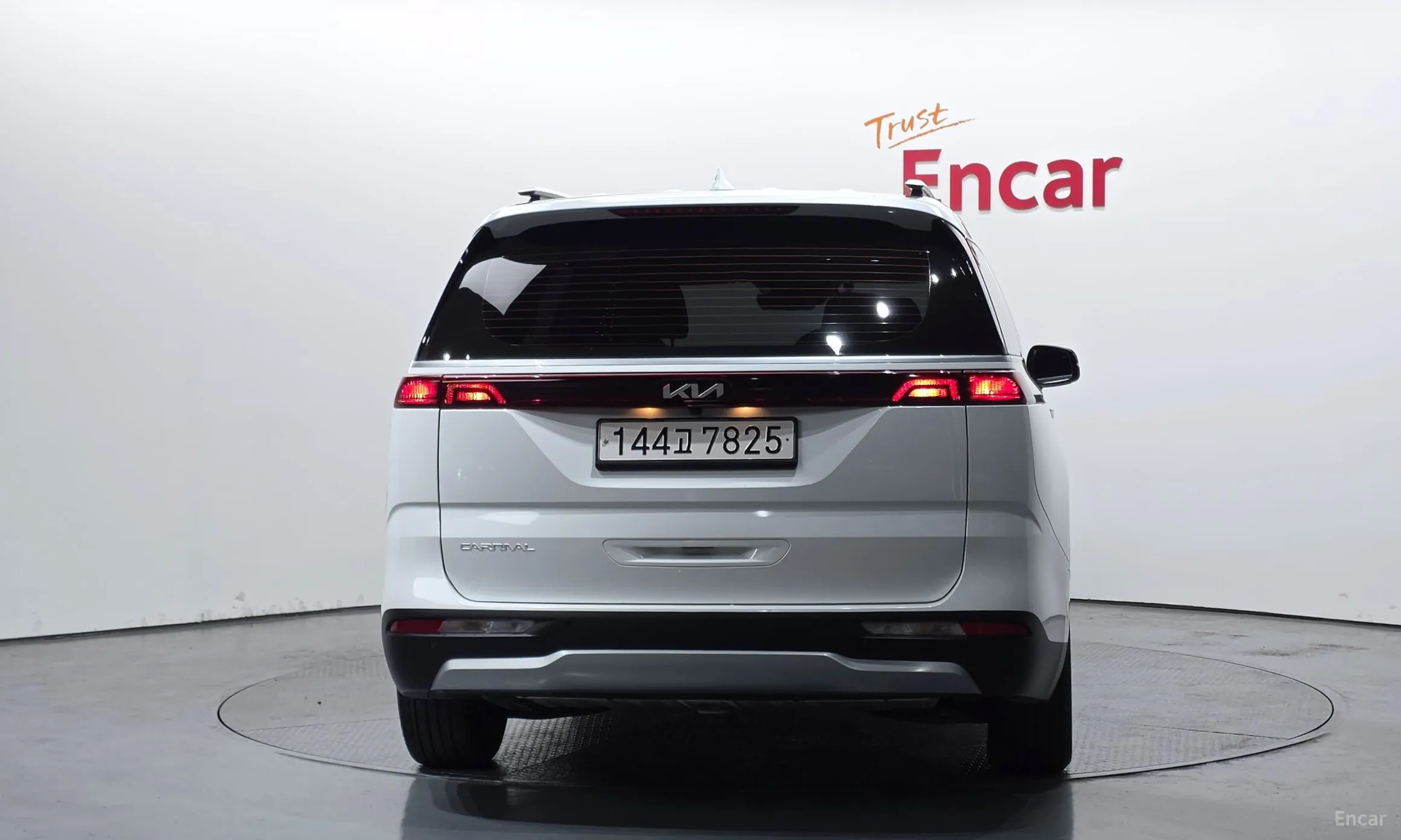 Kia Carnival Gen 4 превью 4