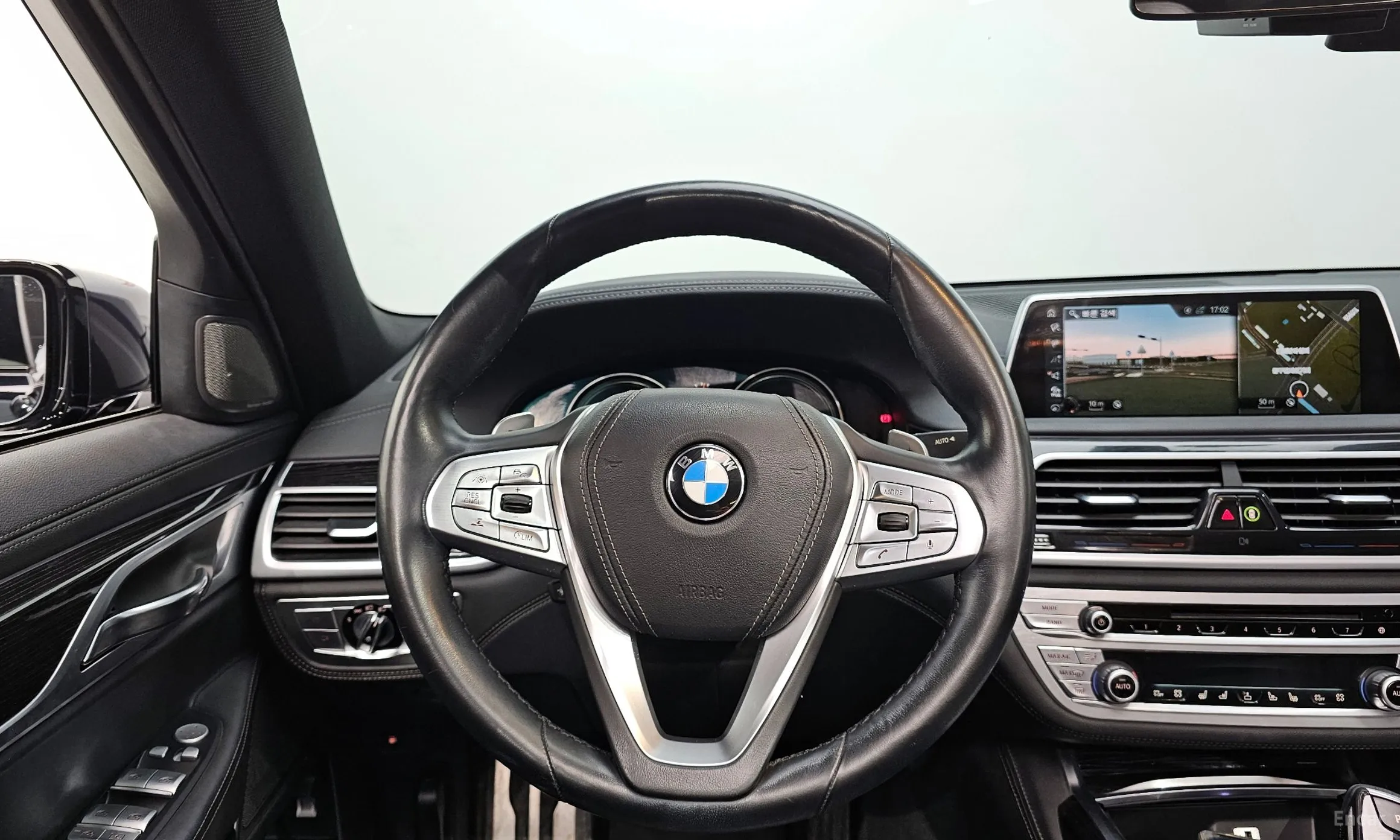BMW 7 Series (G11) превью 13