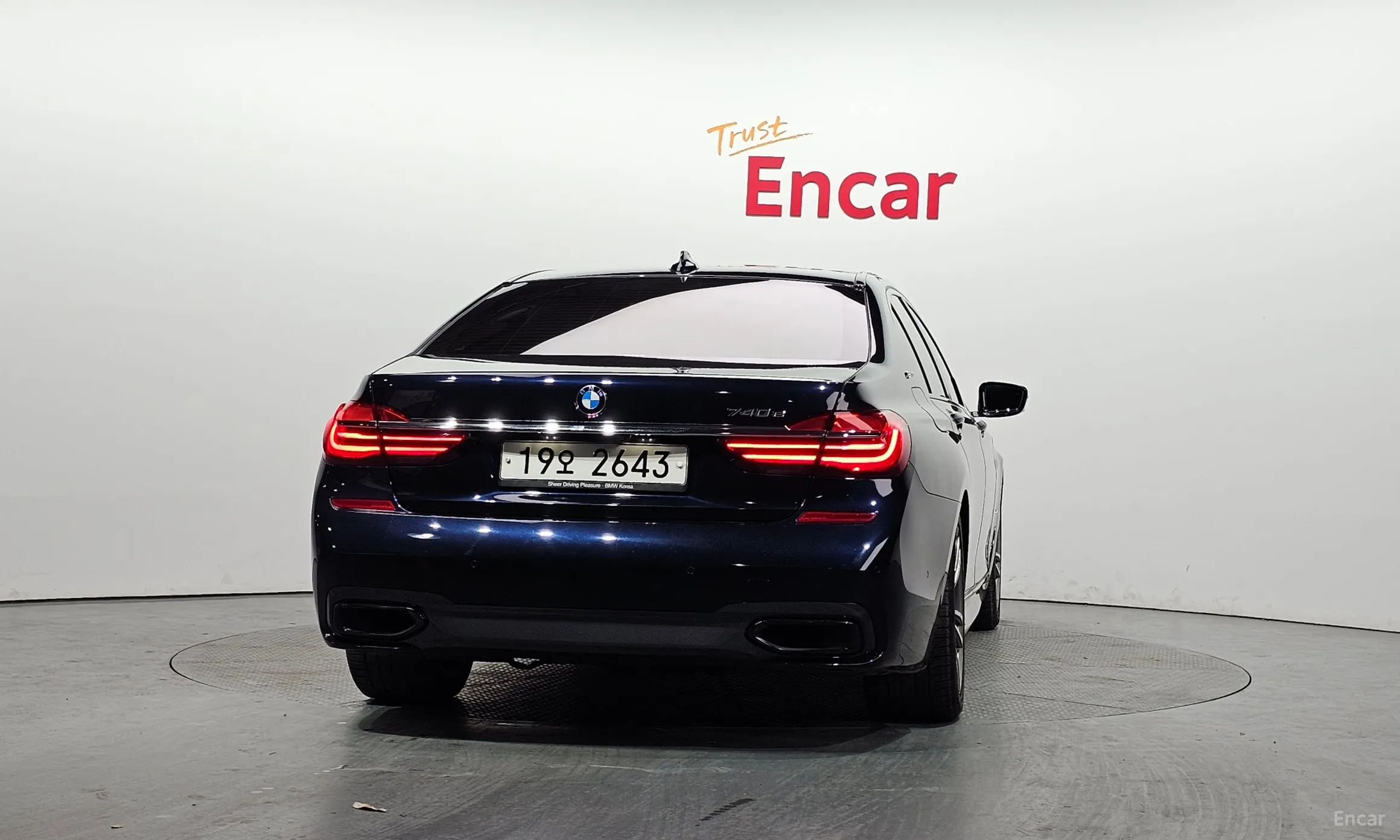 BMW 7 Series (G11) превью 4