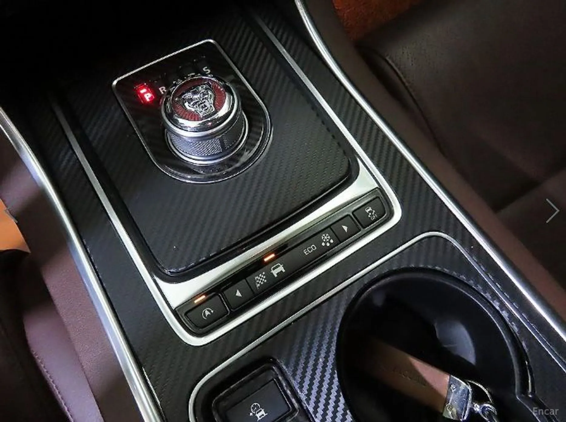 Jaguar XE превью 12