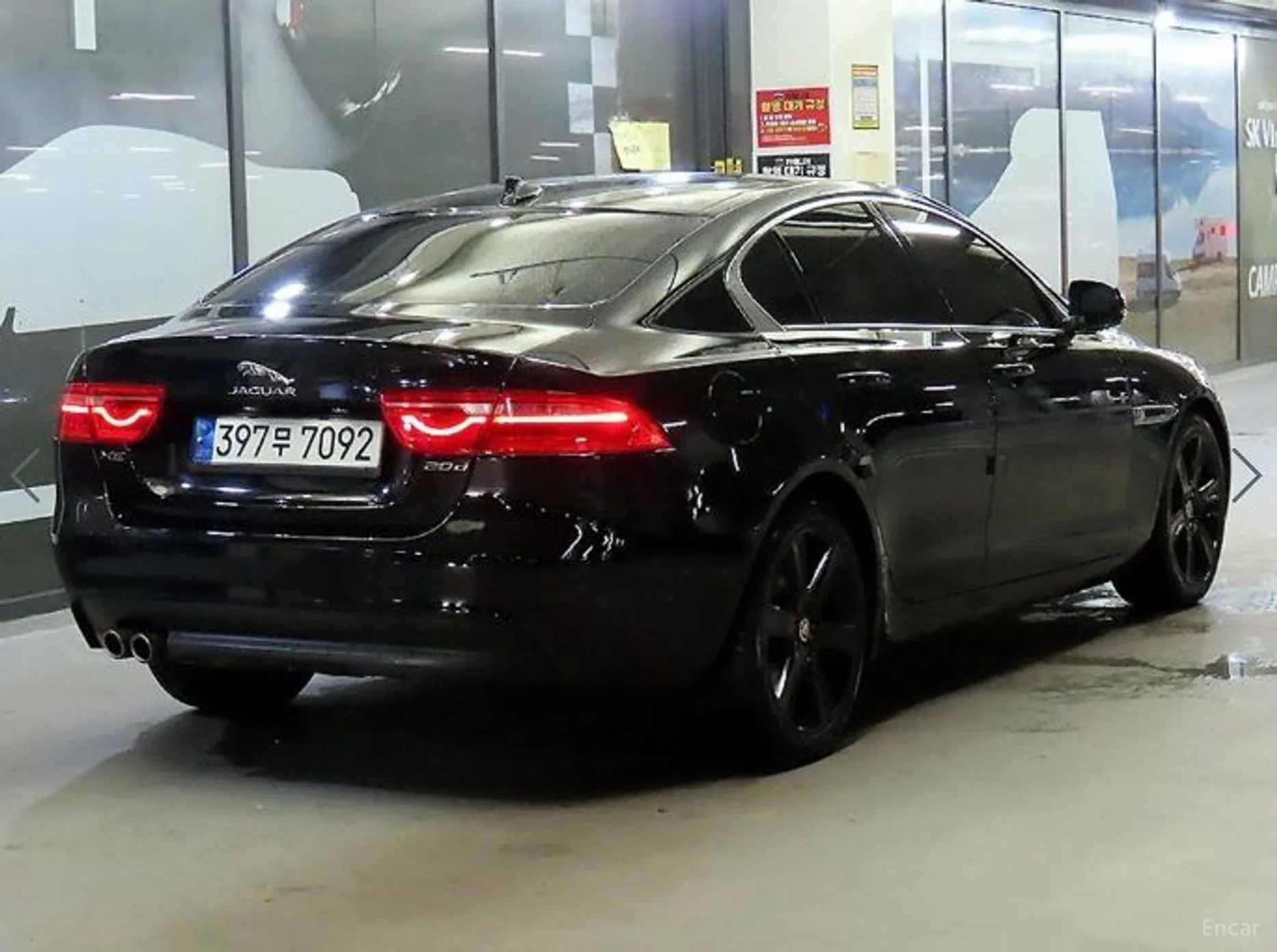 Jaguar XE превью 4