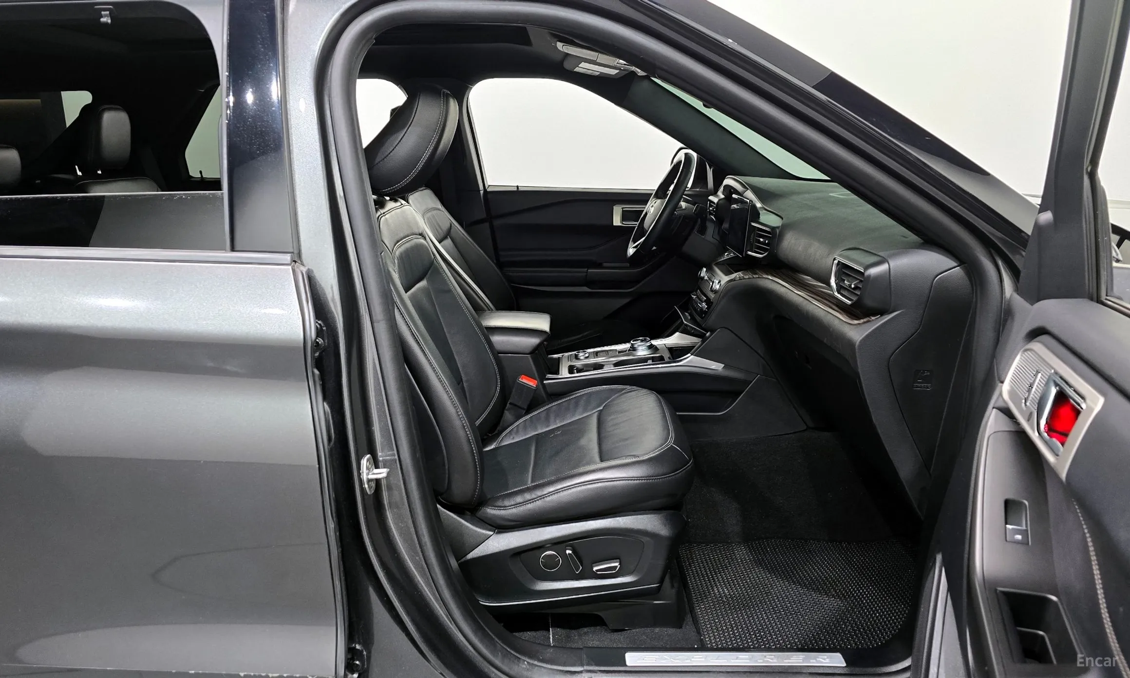 Ford Explorer 6th Generation превью 11