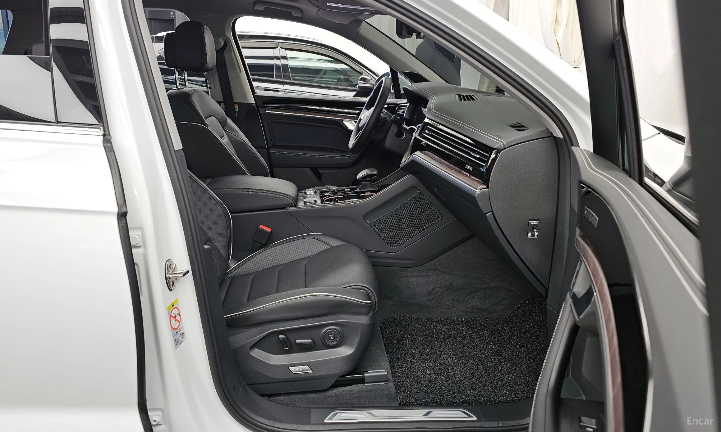 Volkswagen Touareg 3rd Generation превью 11