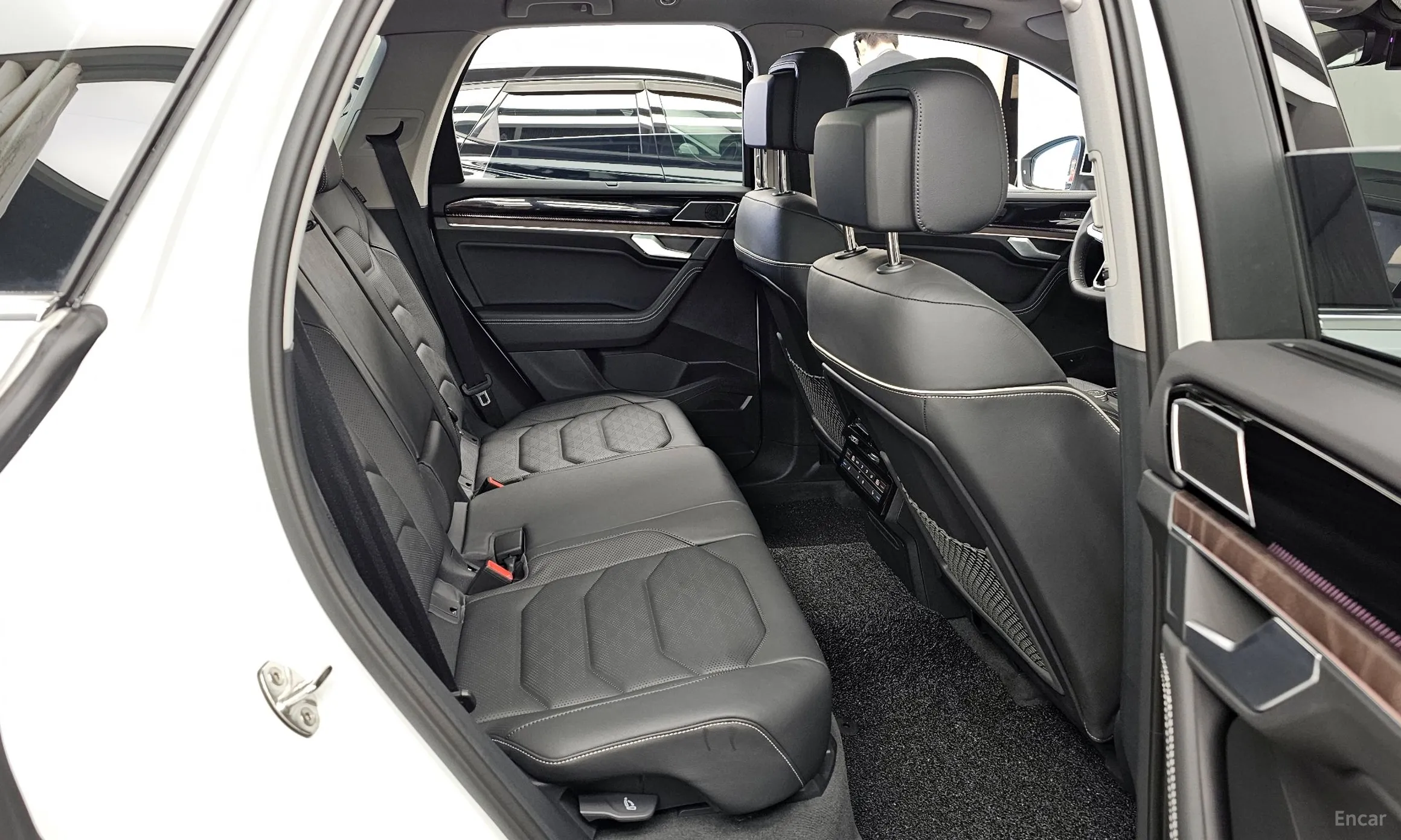 Volkswagen Touareg 3rd Generation превью 12