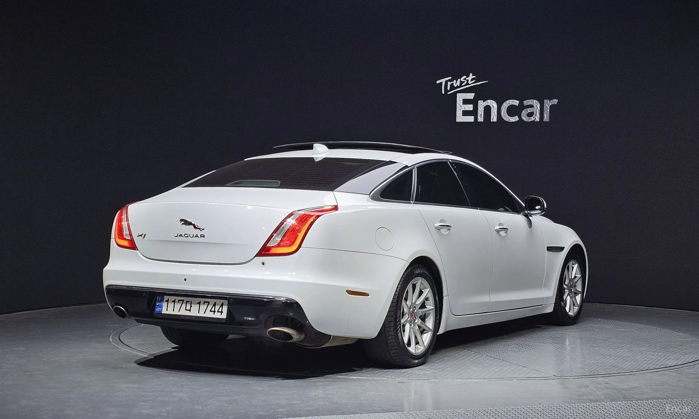 Jaguar All New XJ превью 2