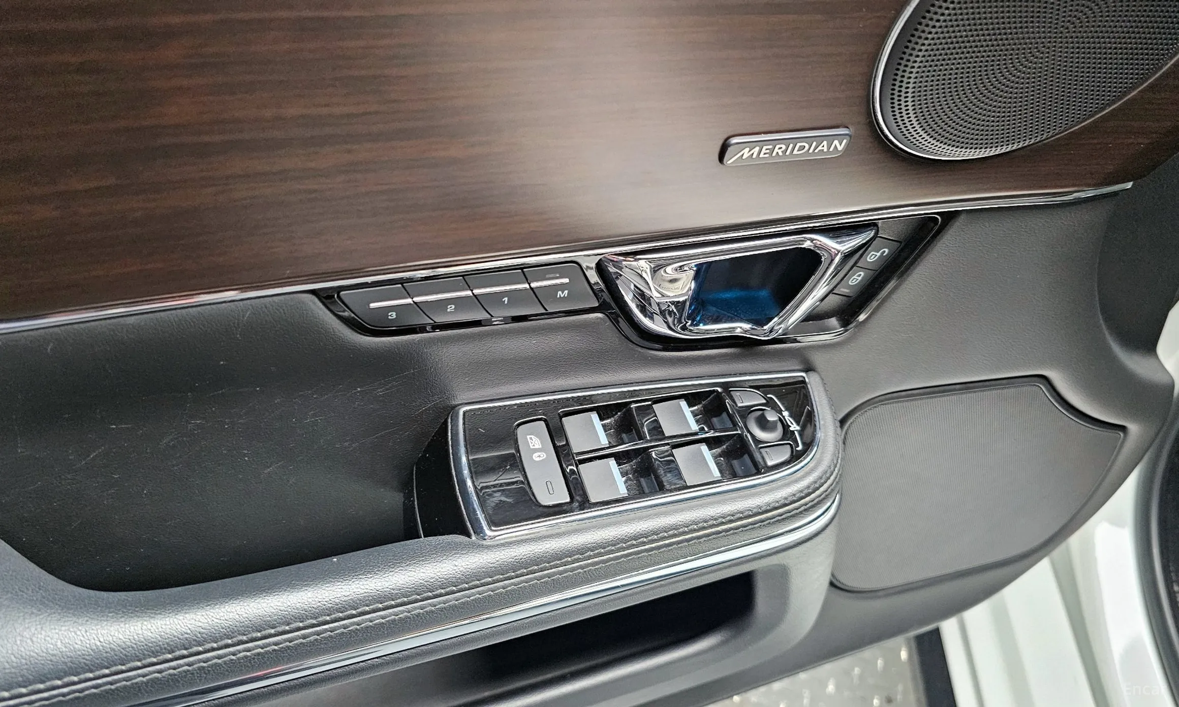 Jaguar All New XJ превью 18