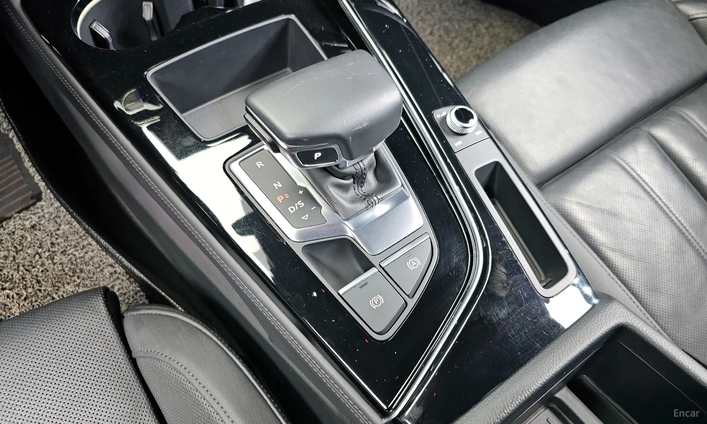 Audi A4 (B9) превью 9