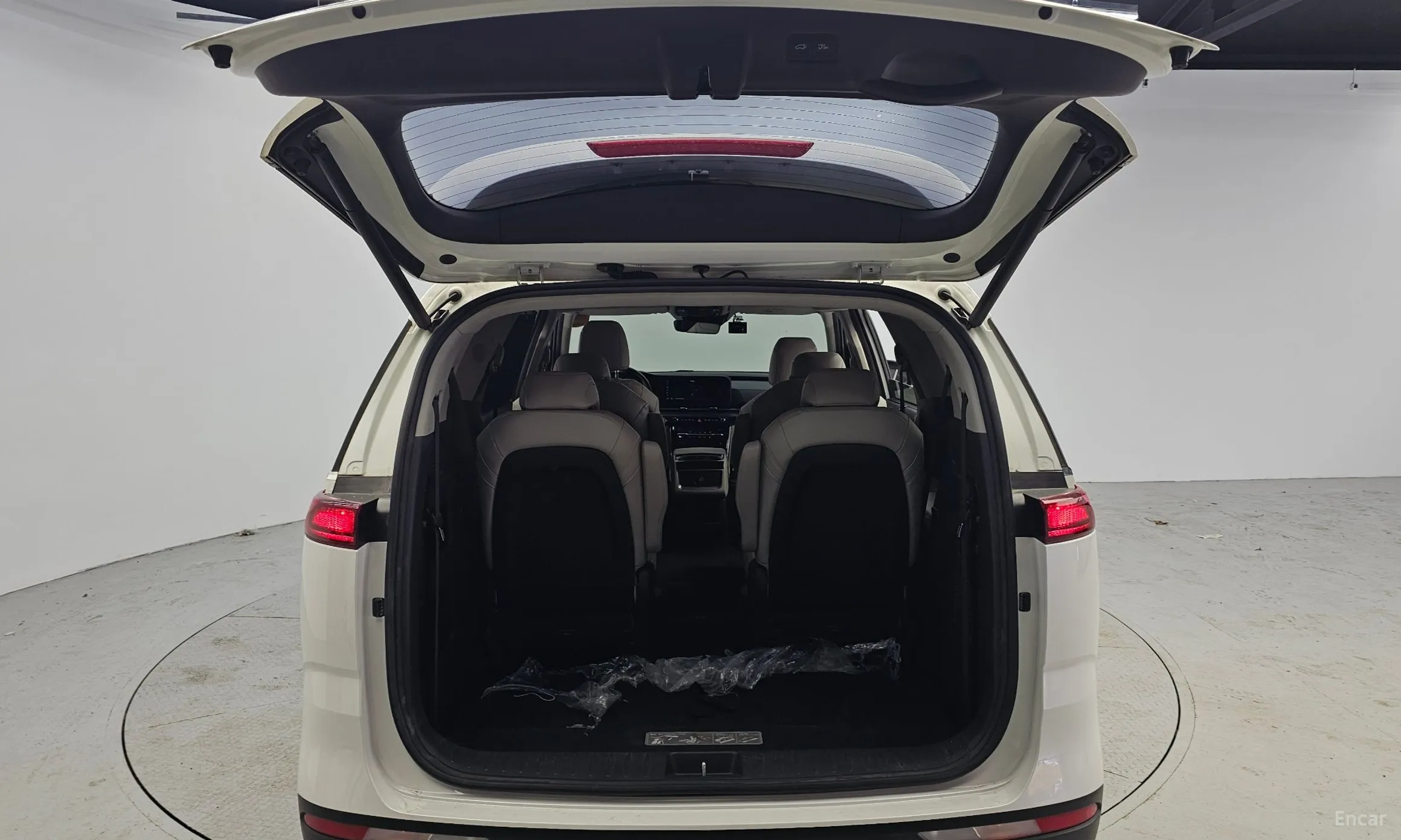 Kia Carnival Gen 4 превью 20