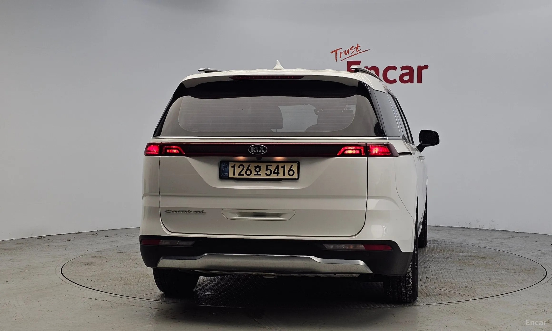 Kia Carnival Gen 4 превью 4