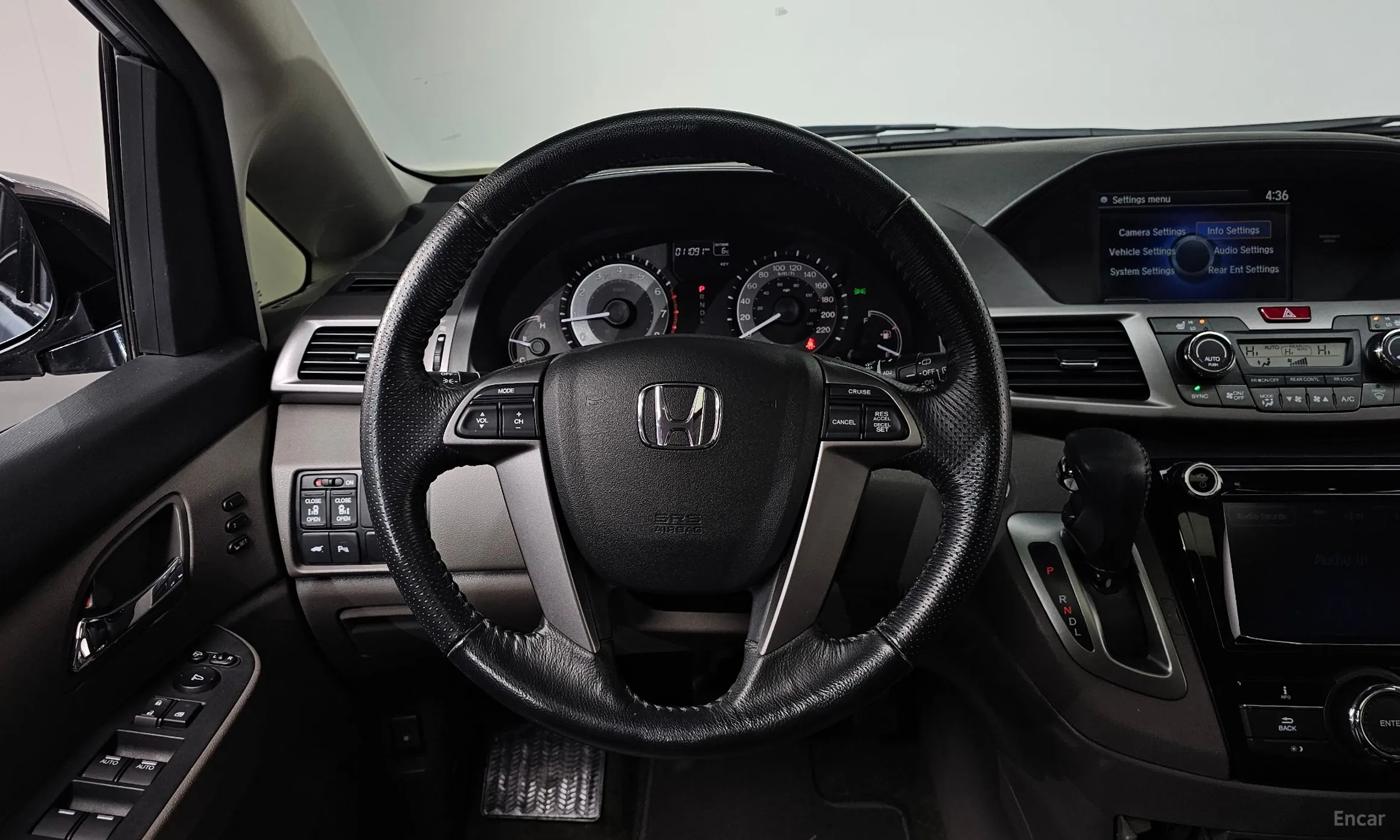 Honda Odyssey превью 13