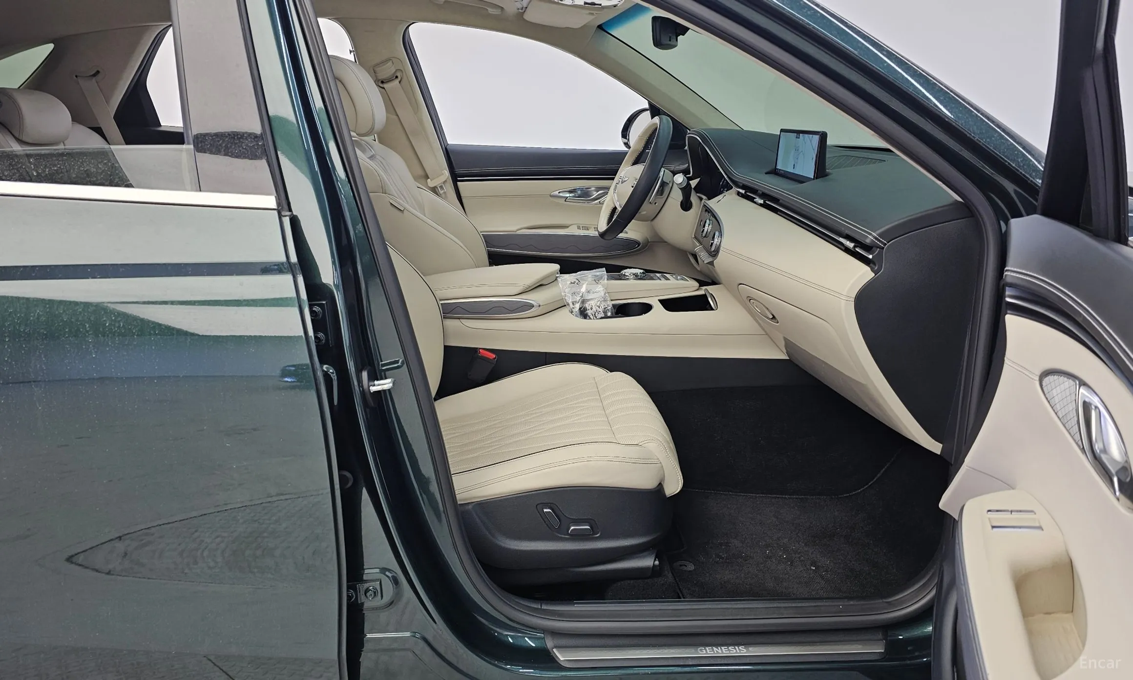 Genesis GV70 превью 11