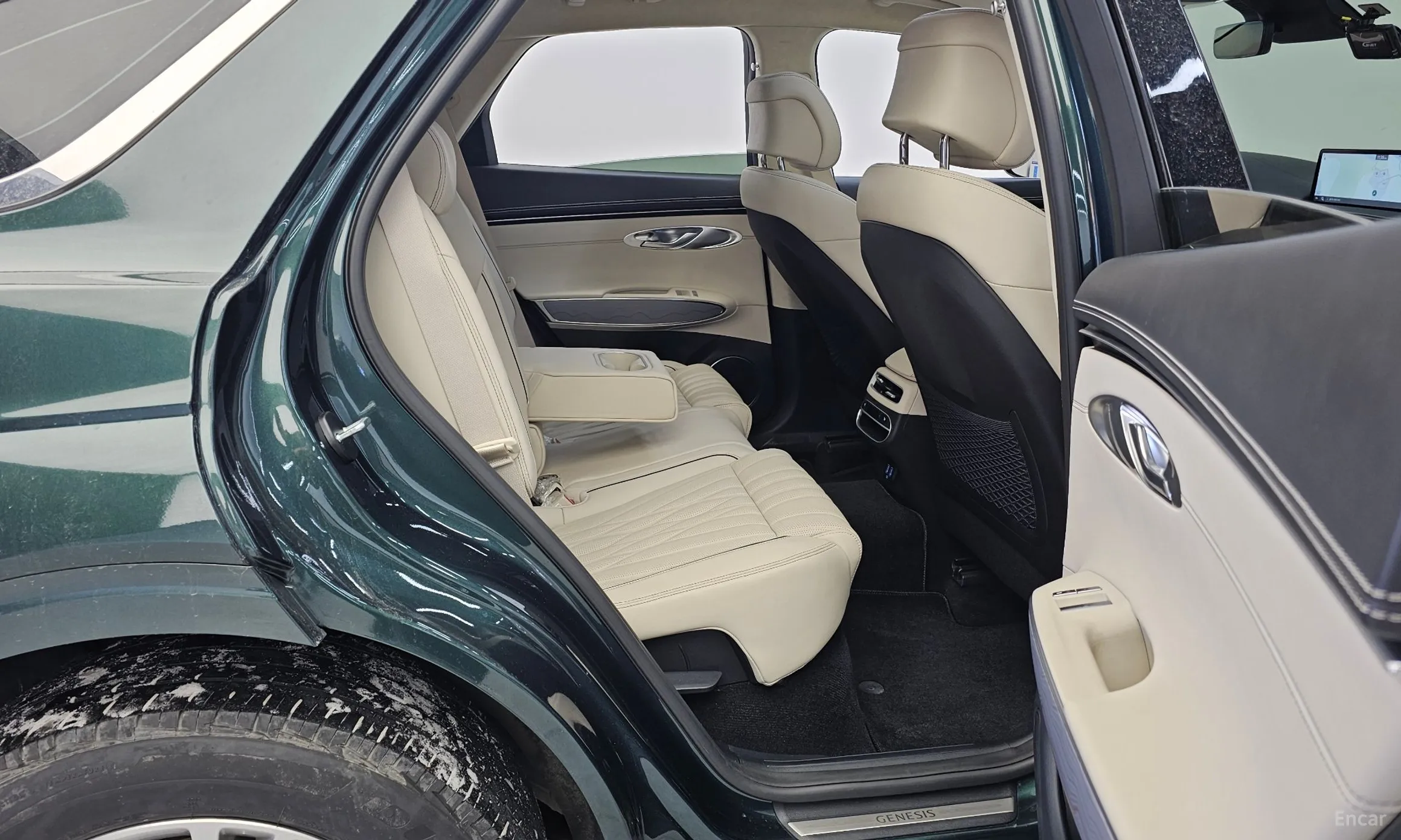 Genesis GV70 превью 12