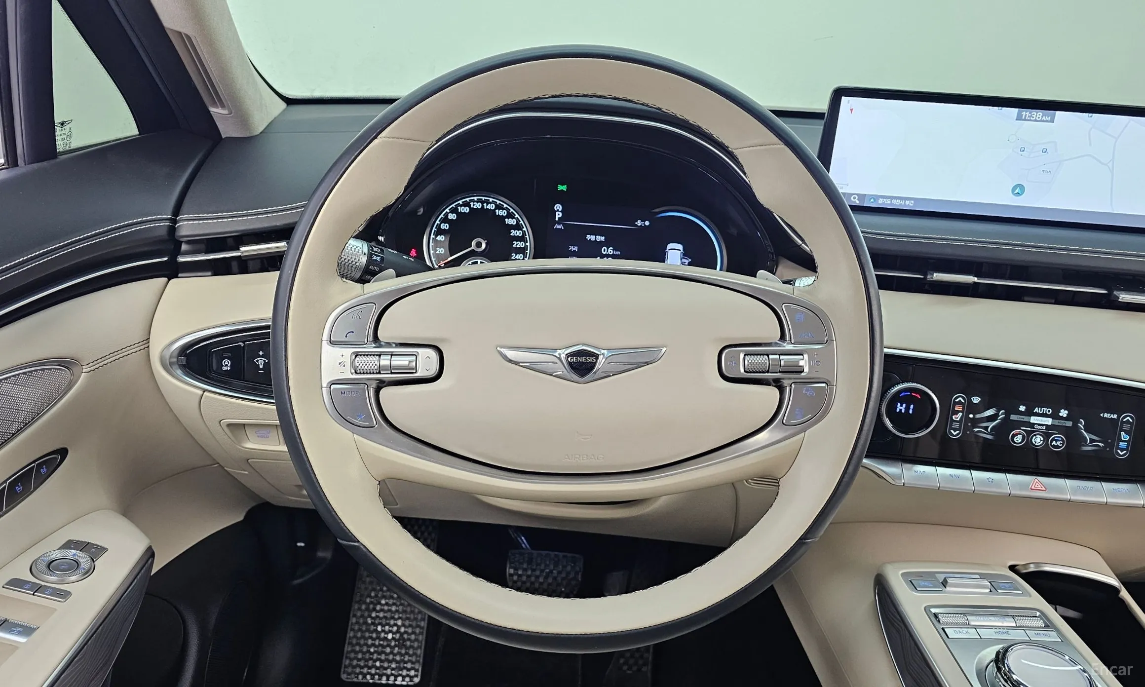 Genesis GV70 превью 13