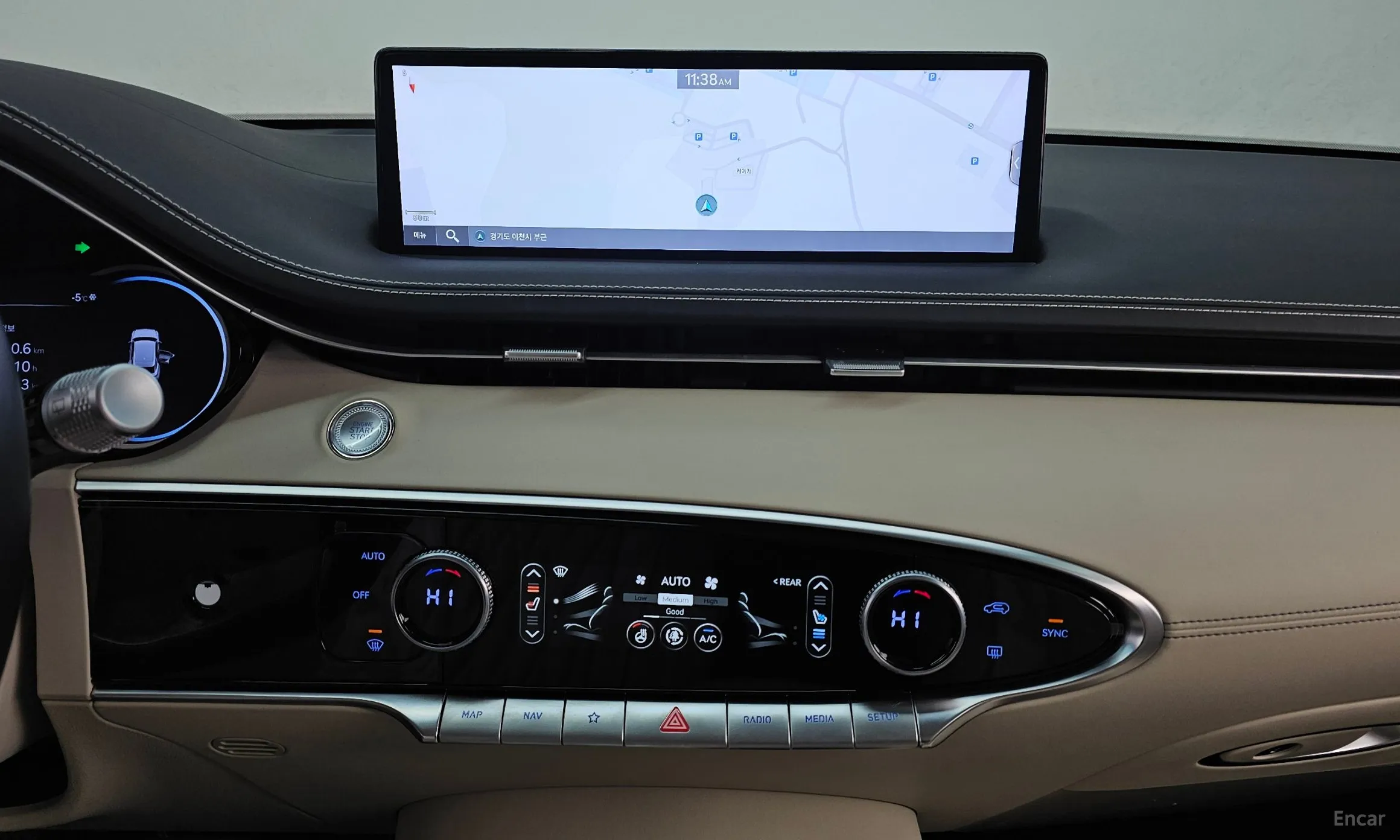 Genesis GV70 превью 14