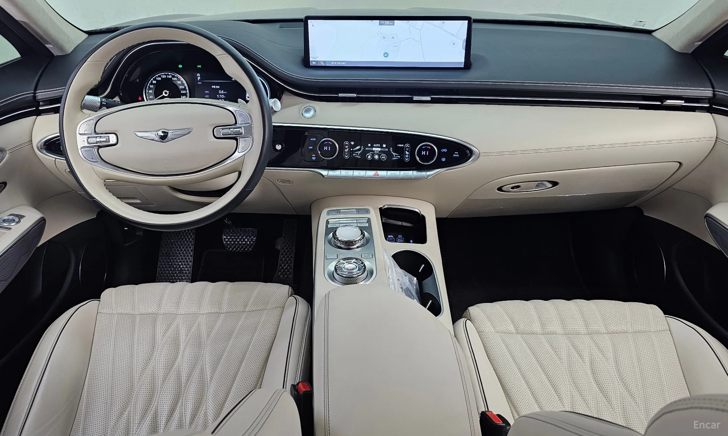 Genesis GV70 превью 7
