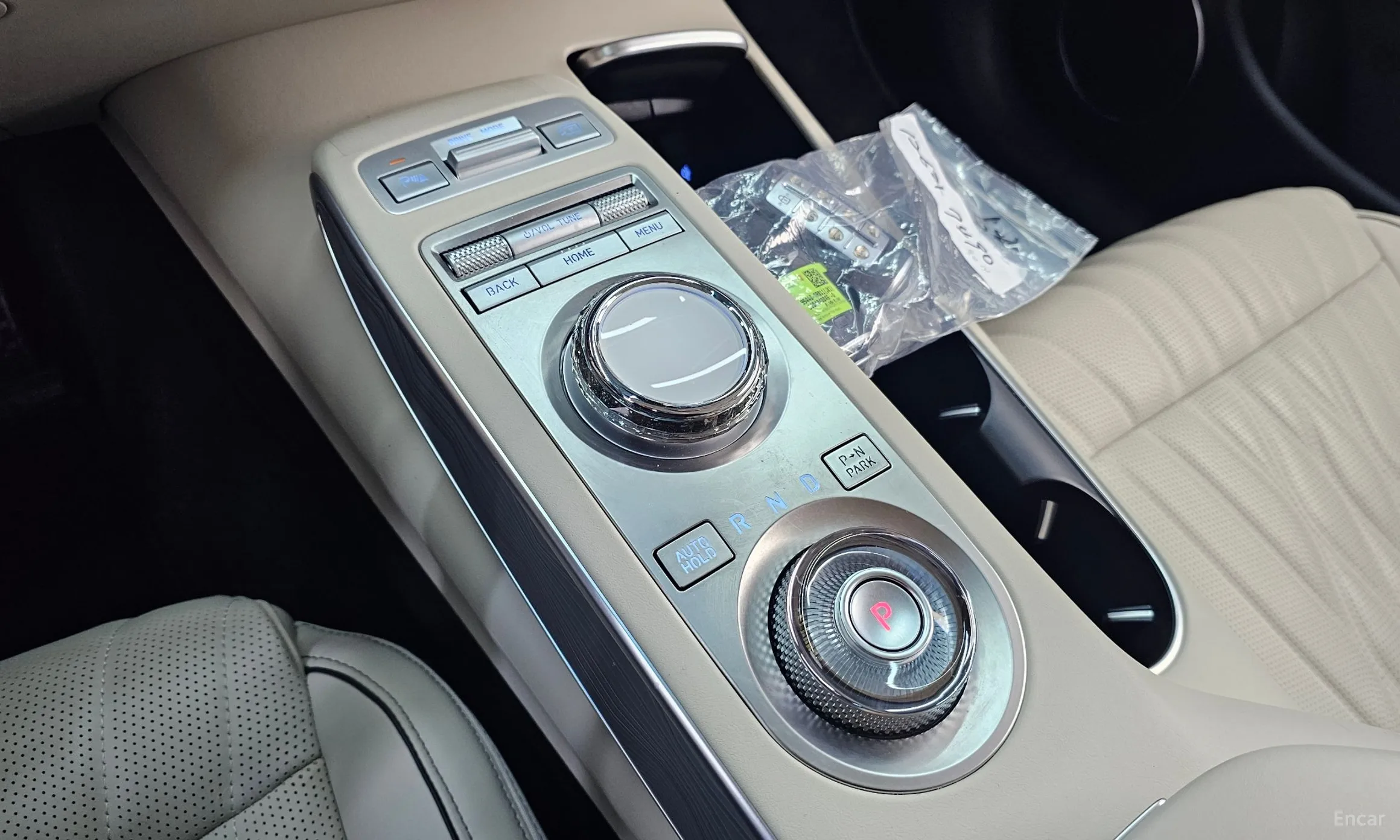 Genesis GV70 превью 9
