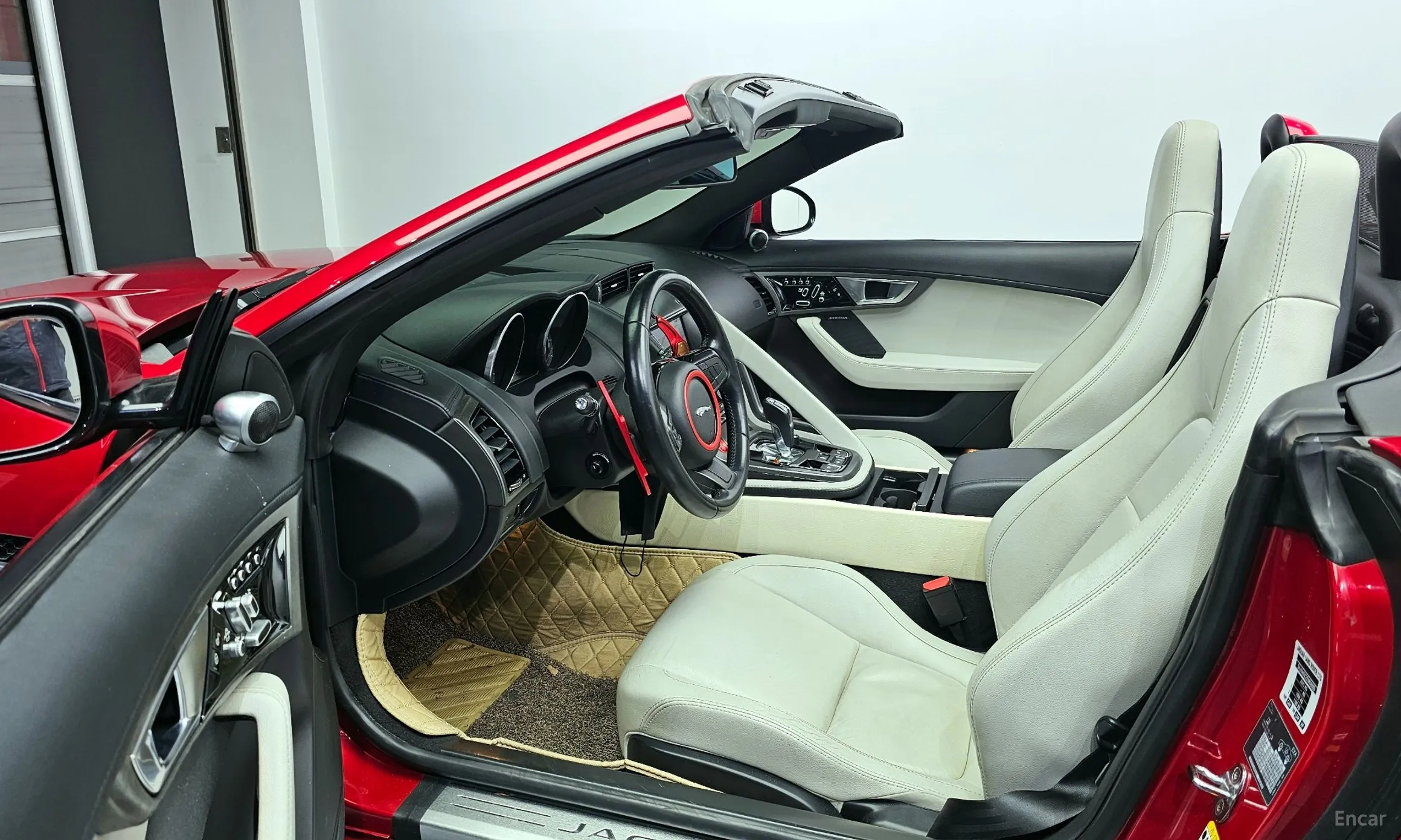 Jaguar F-TYPE превью 10