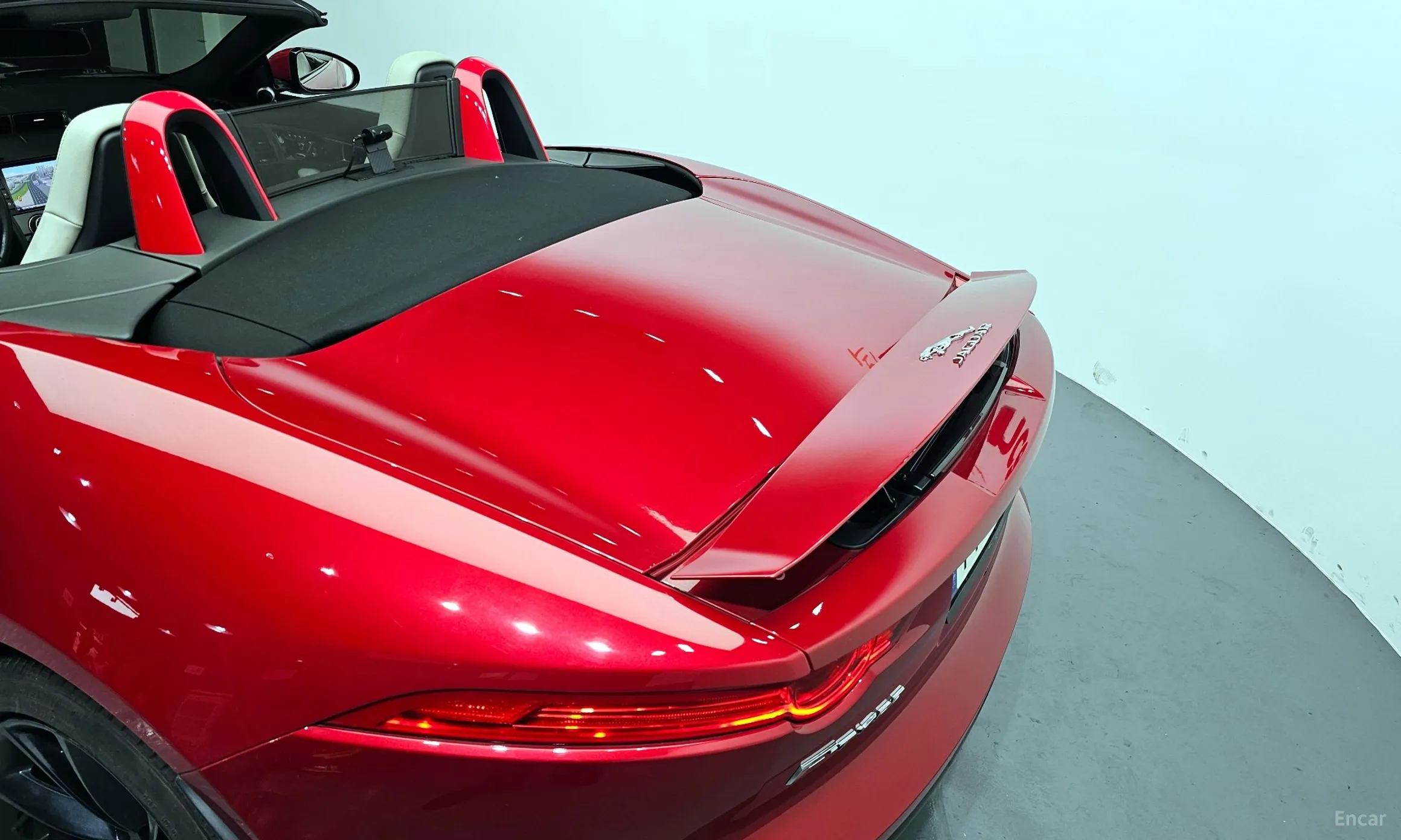 Jaguar F-TYPE превью 12