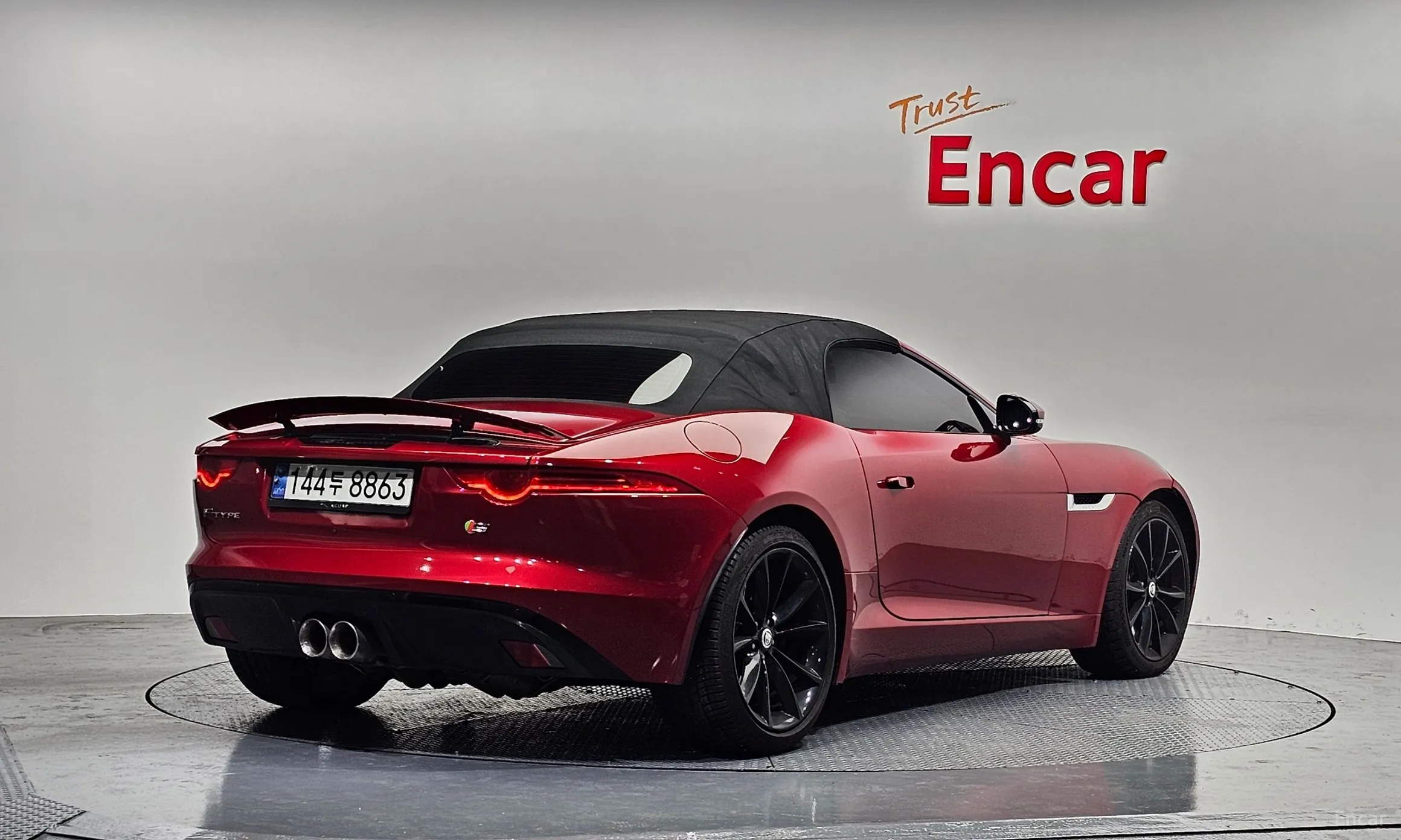 Jaguar F-TYPE превью 20