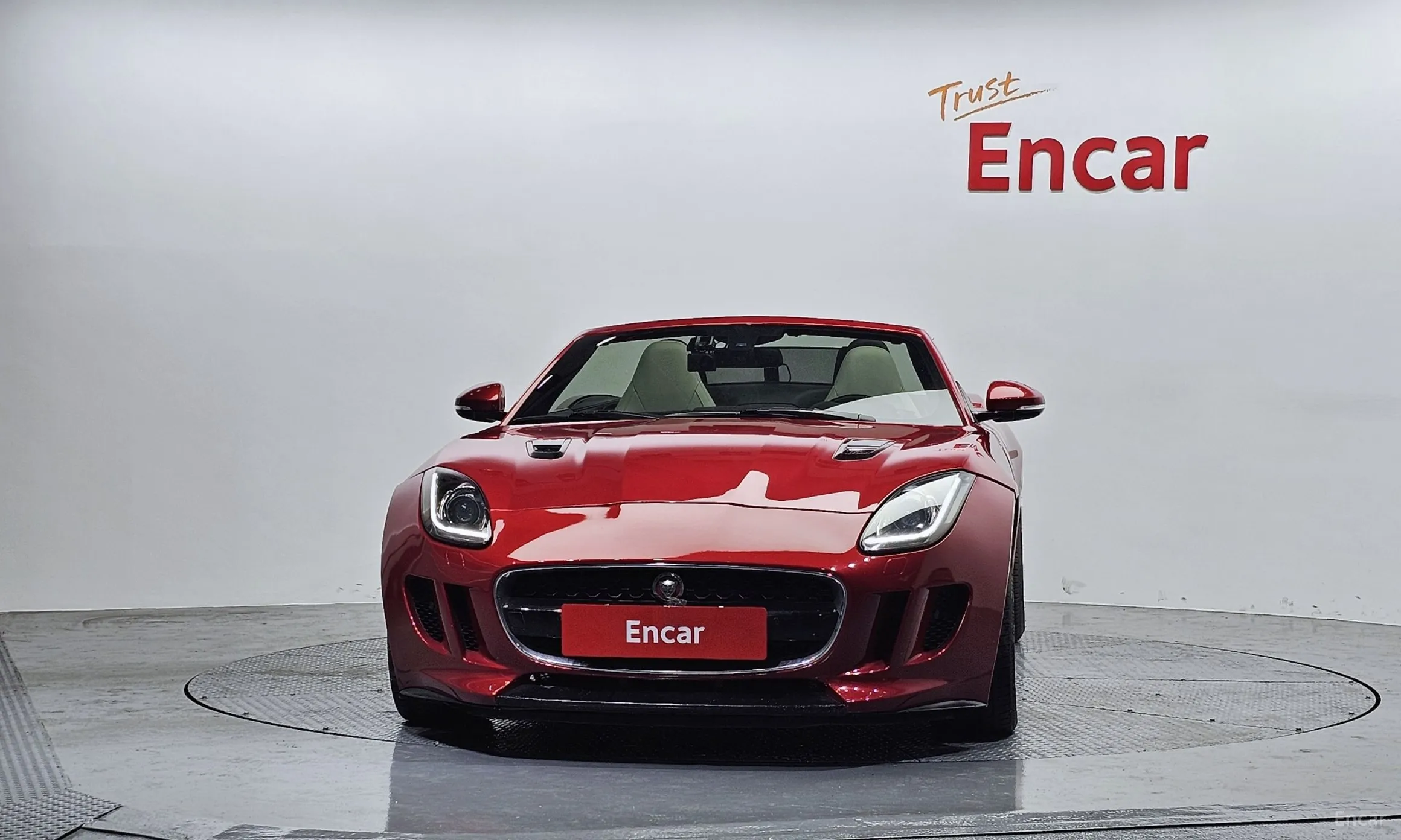 Jaguar F-TYPE превью 3